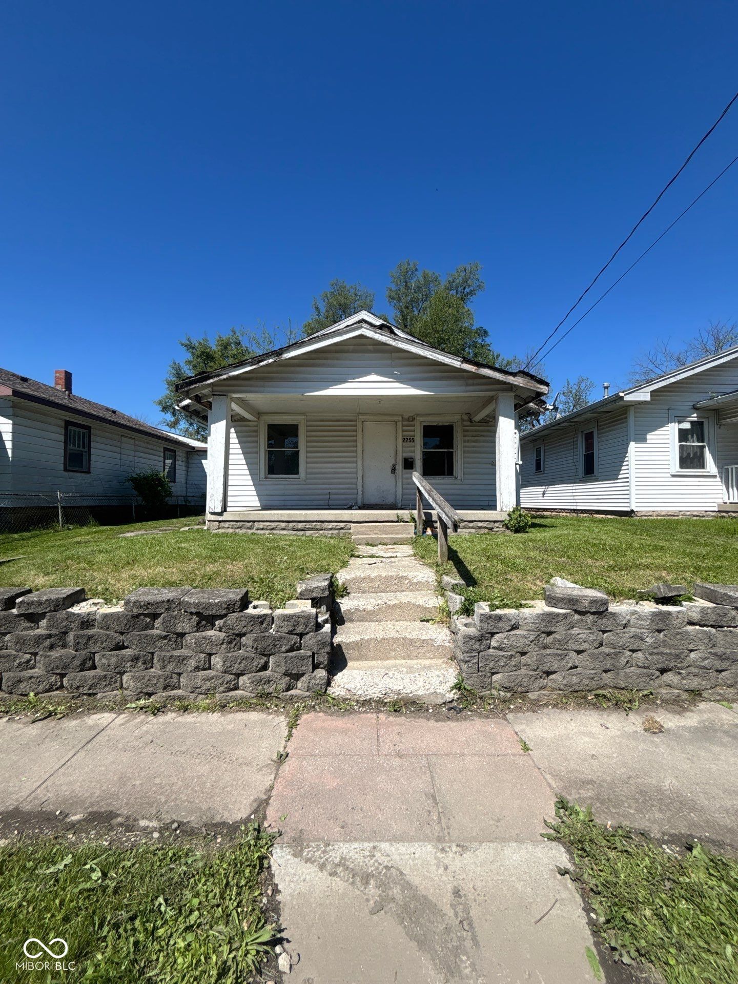 2255 Arrow Avenue Property Photo 1