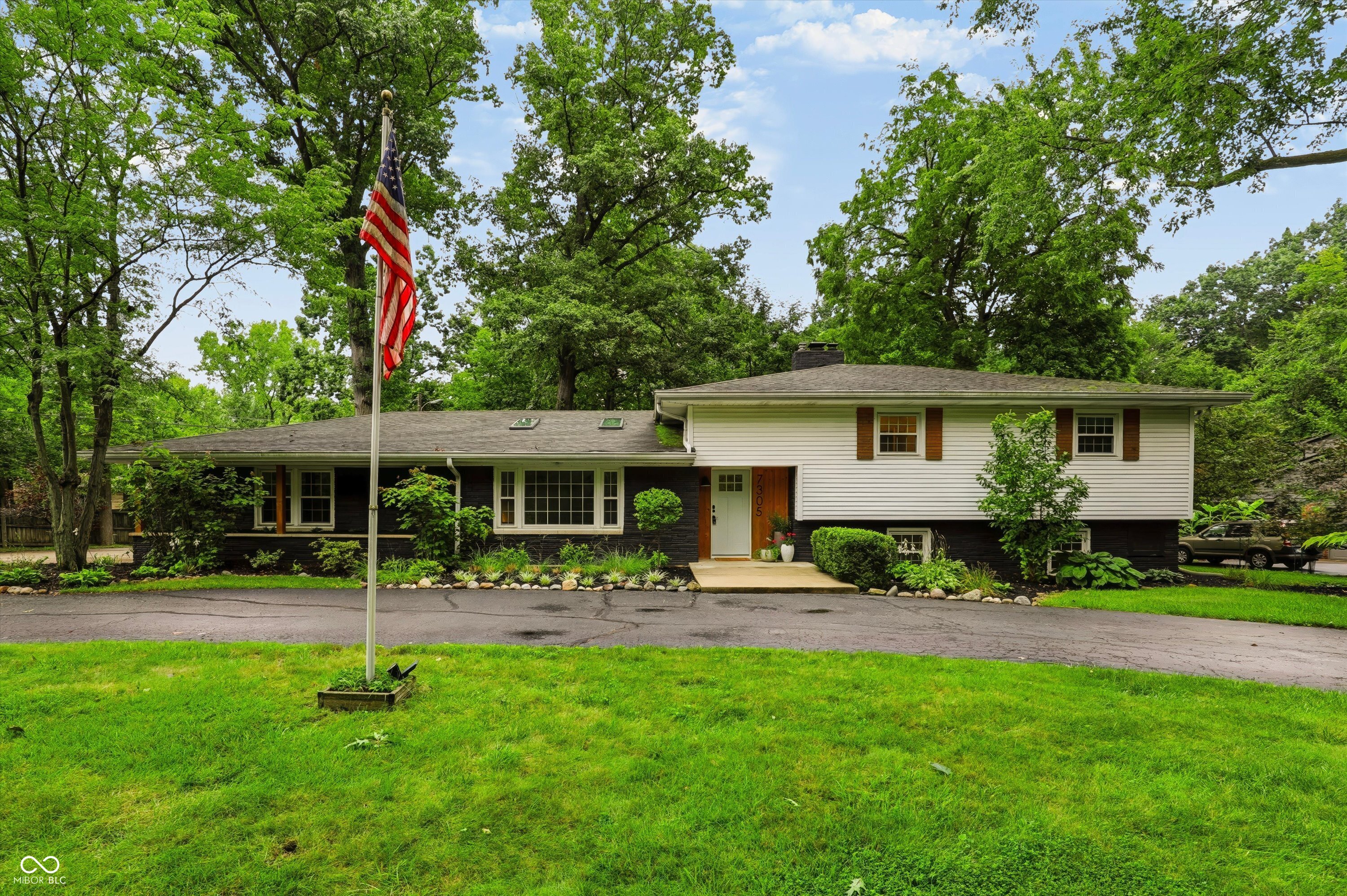 7305 Whitehall Drive Property Photo 1