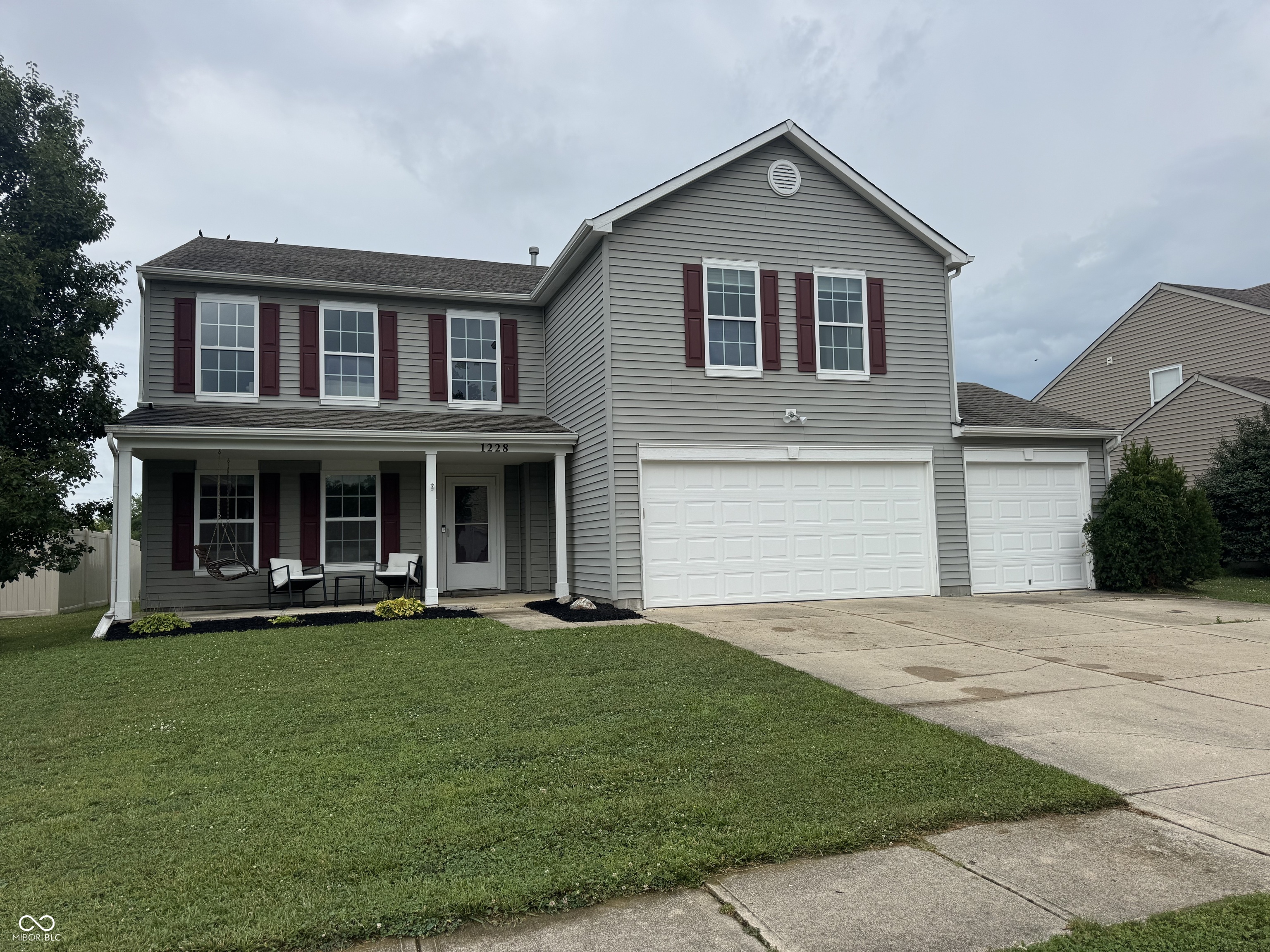1228 Maple Trace Way Property Photo 1