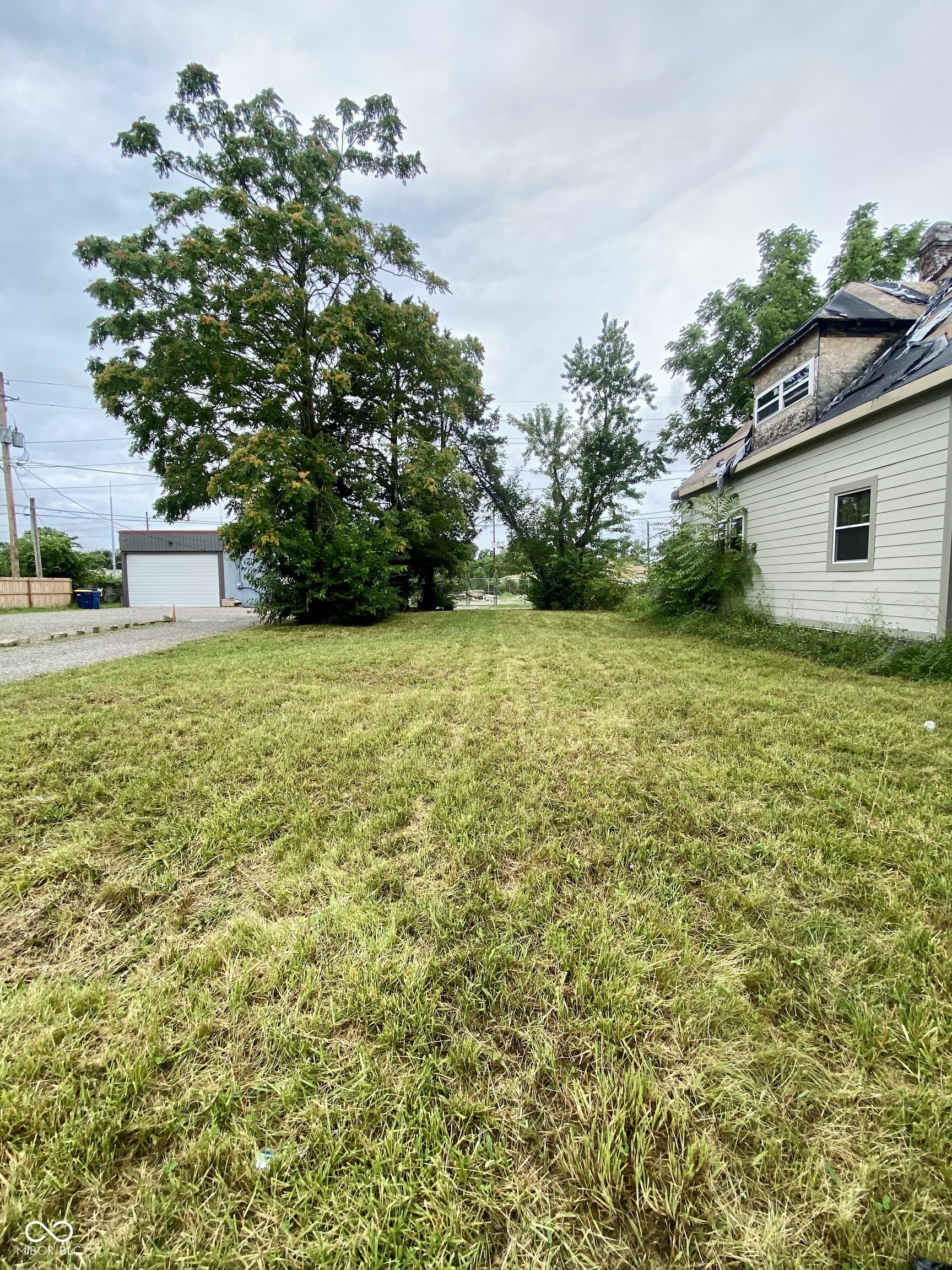 2414 E Brookside Avenue Property Photo 1