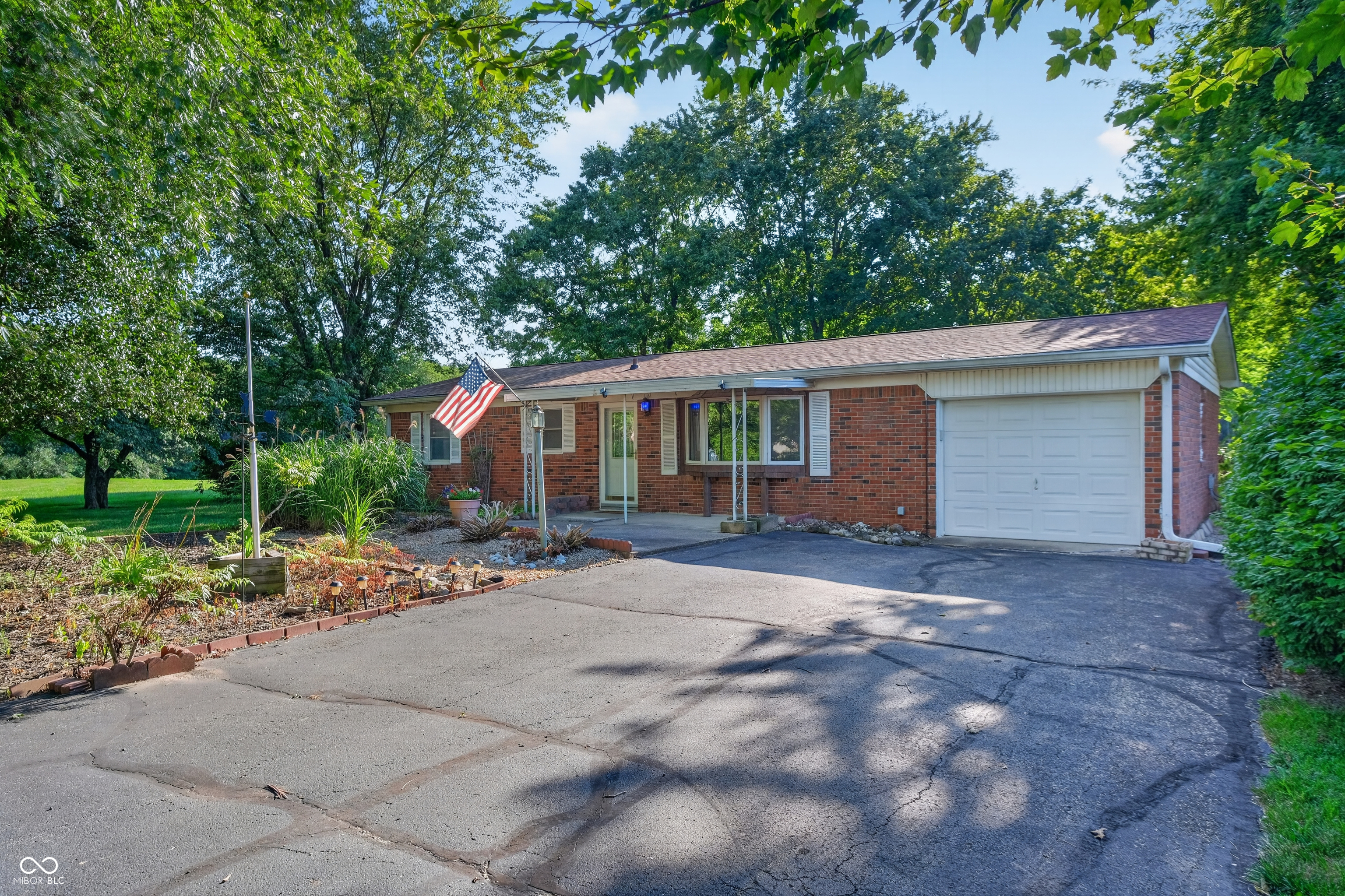 18055 Deshane Avenue Property Photo 1