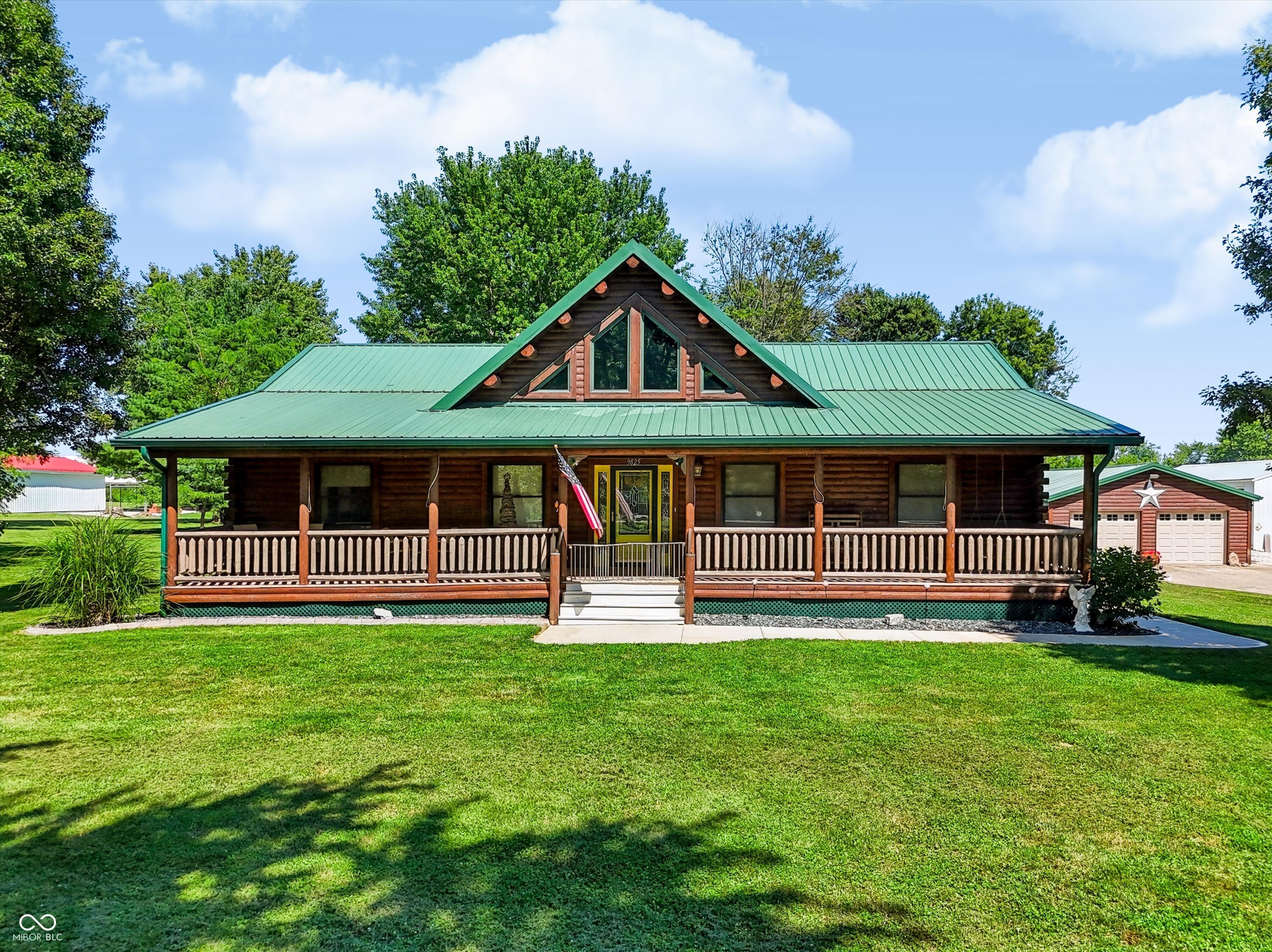 9825 S County Road 100 Property Photo 1