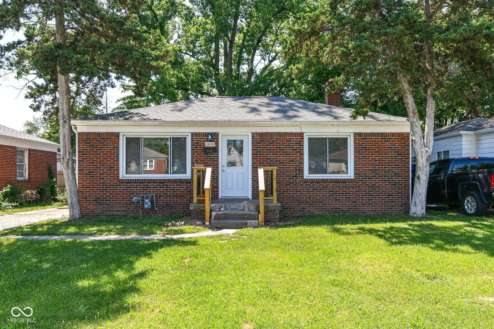 3616 N Dearborn Street Property Photo 1