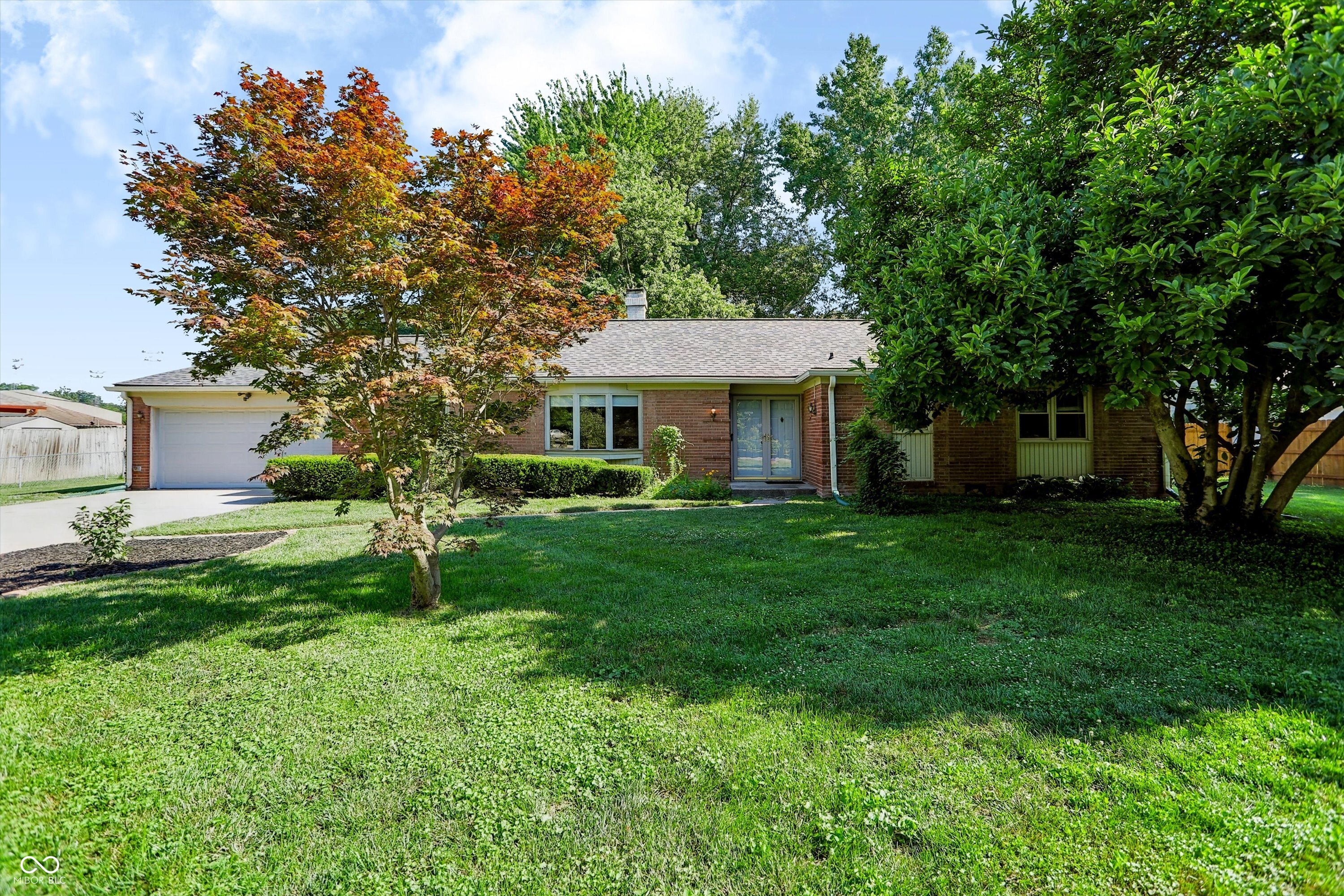 560 Golf Lane Property Photo 1