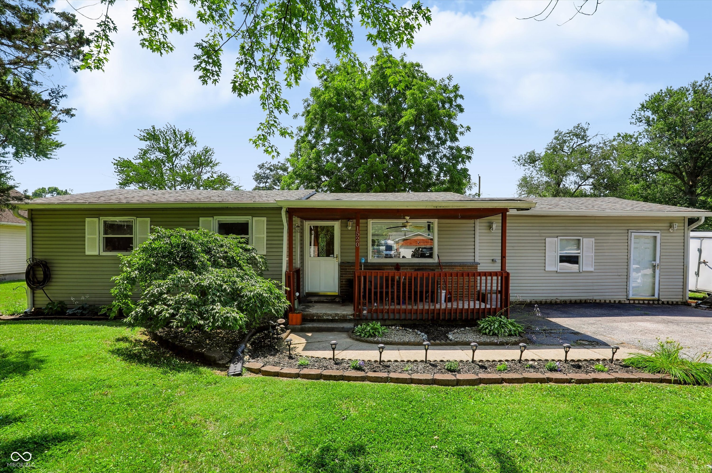 1520 Bailey Drive Property Photo 1