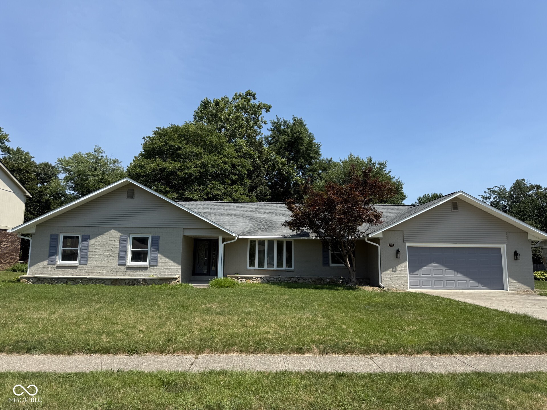 751 Hawthorne Drive Property Photo 1