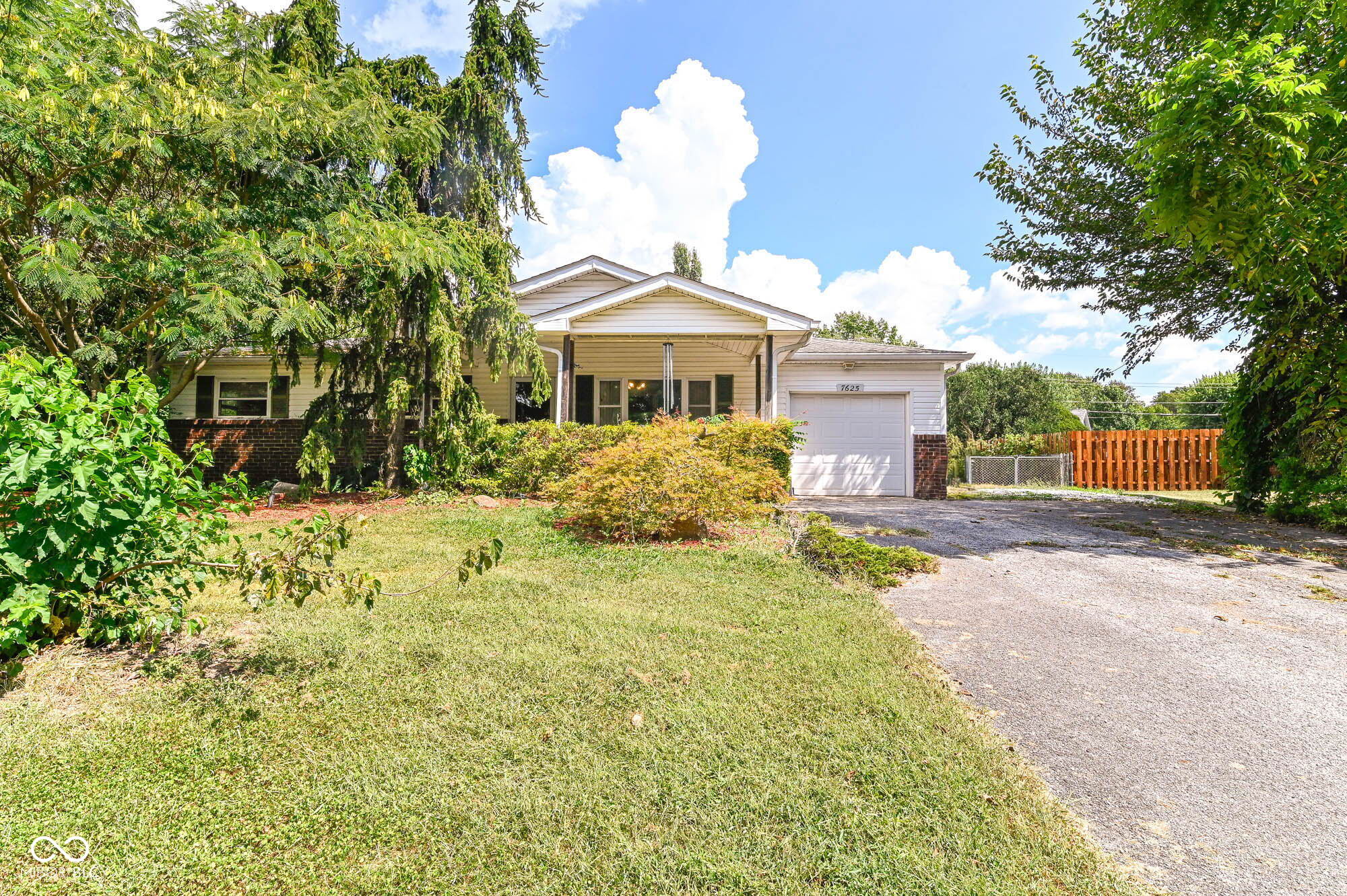 7625 Brehob Road Property Photo 1