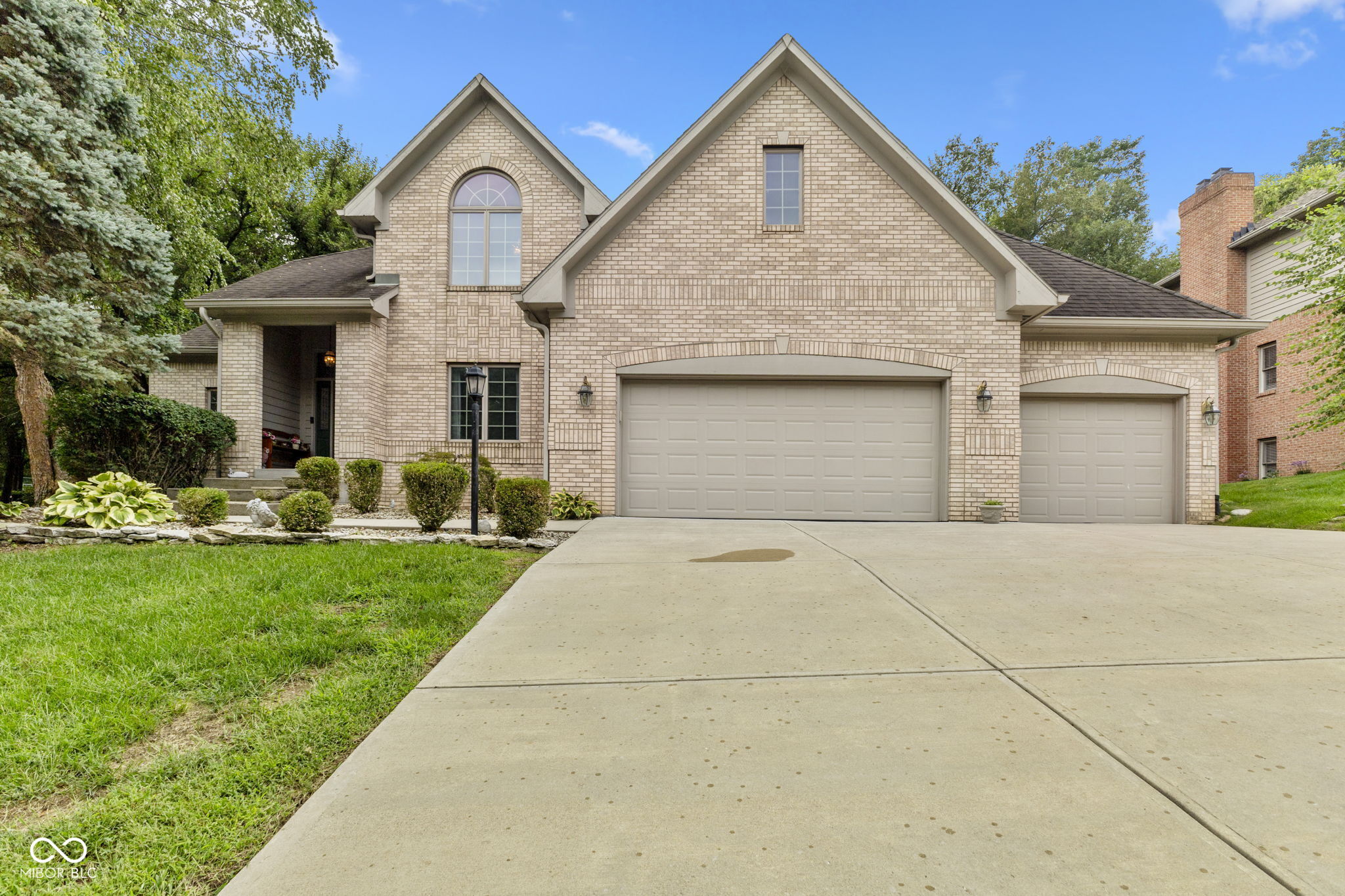 1835 Rooses Lane Property Photo 1