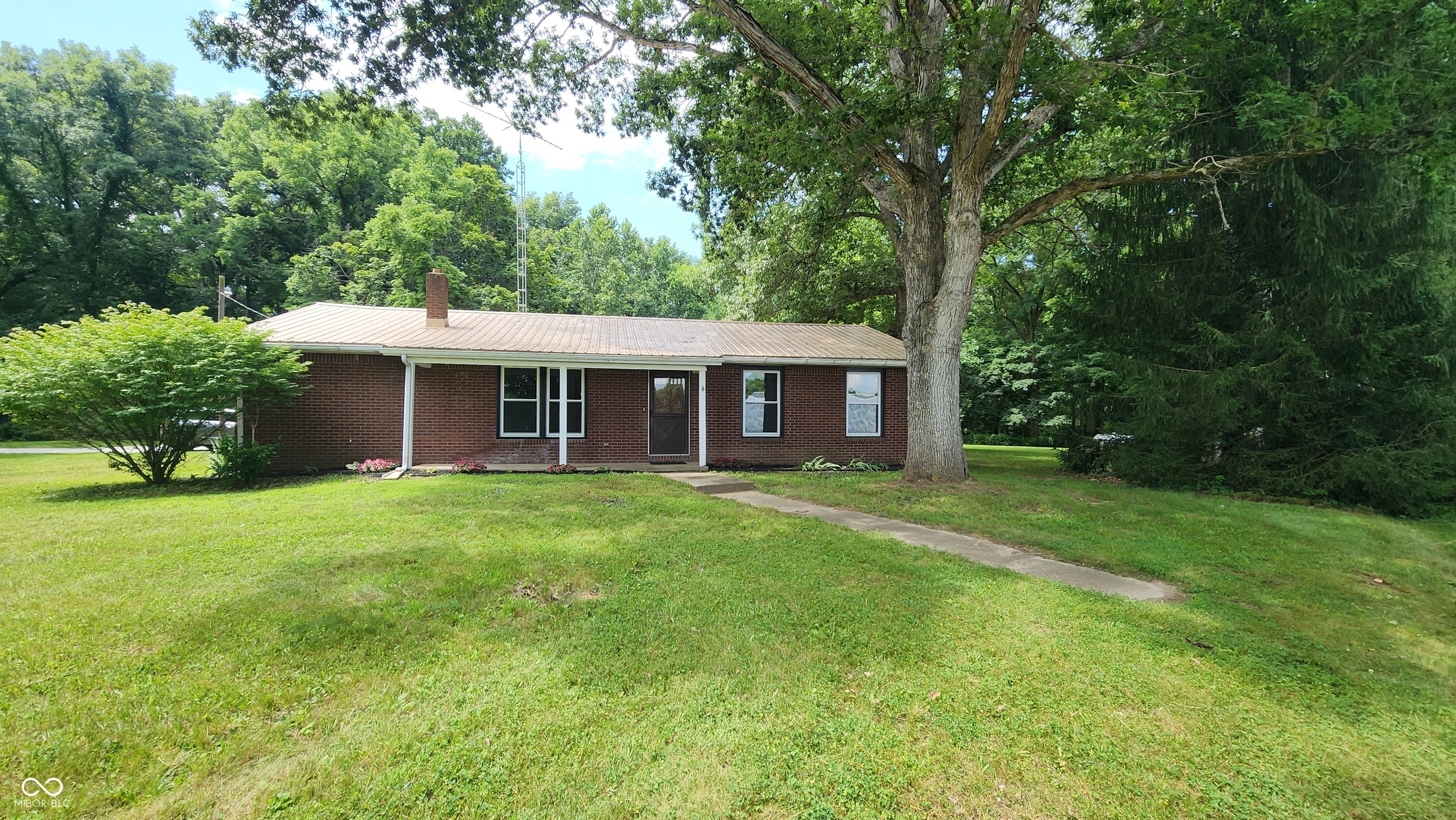 1577 W State Road 32 Property Photo 1