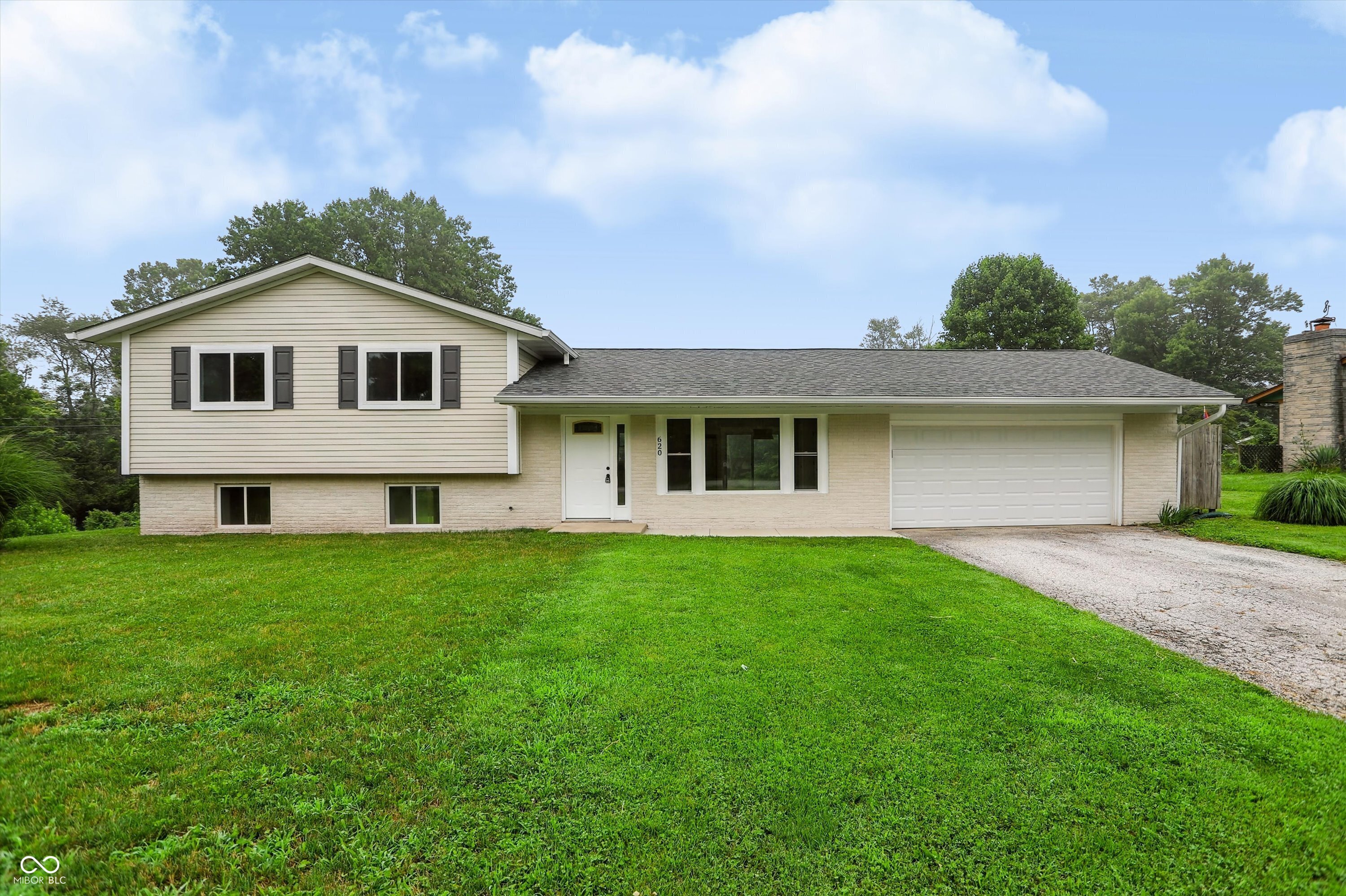 620 N Staats Drive Property Photo 1