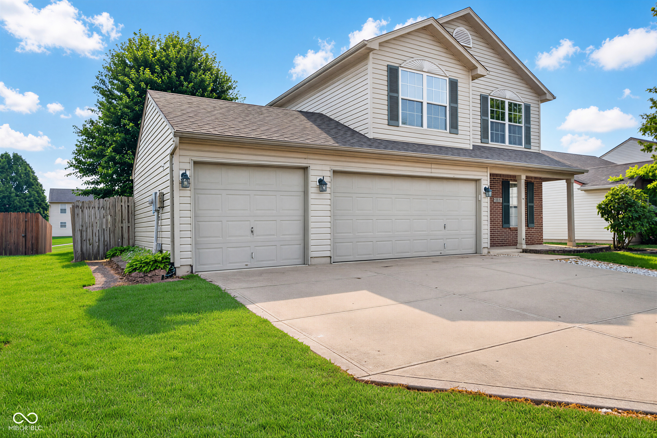 605 Sunmeadow Lane Property Photo 1