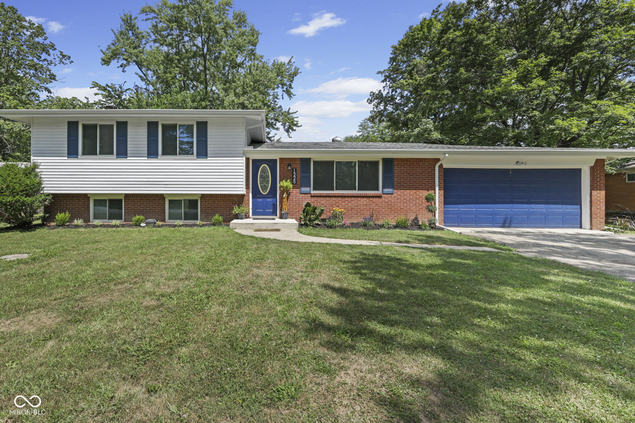 1225 Hathaway Drive Property Photo 1