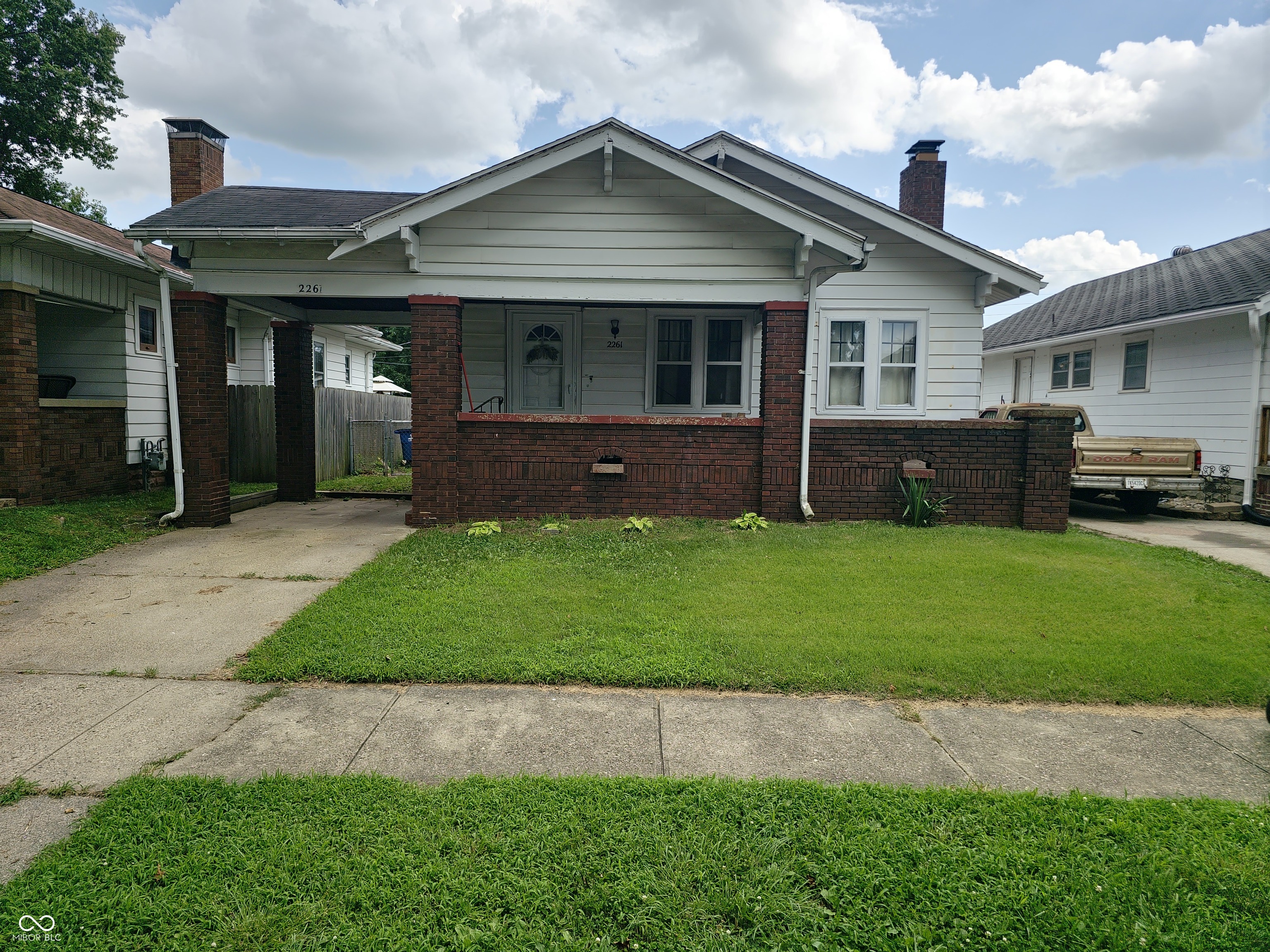 2261 Crawford Street Property Photo 1