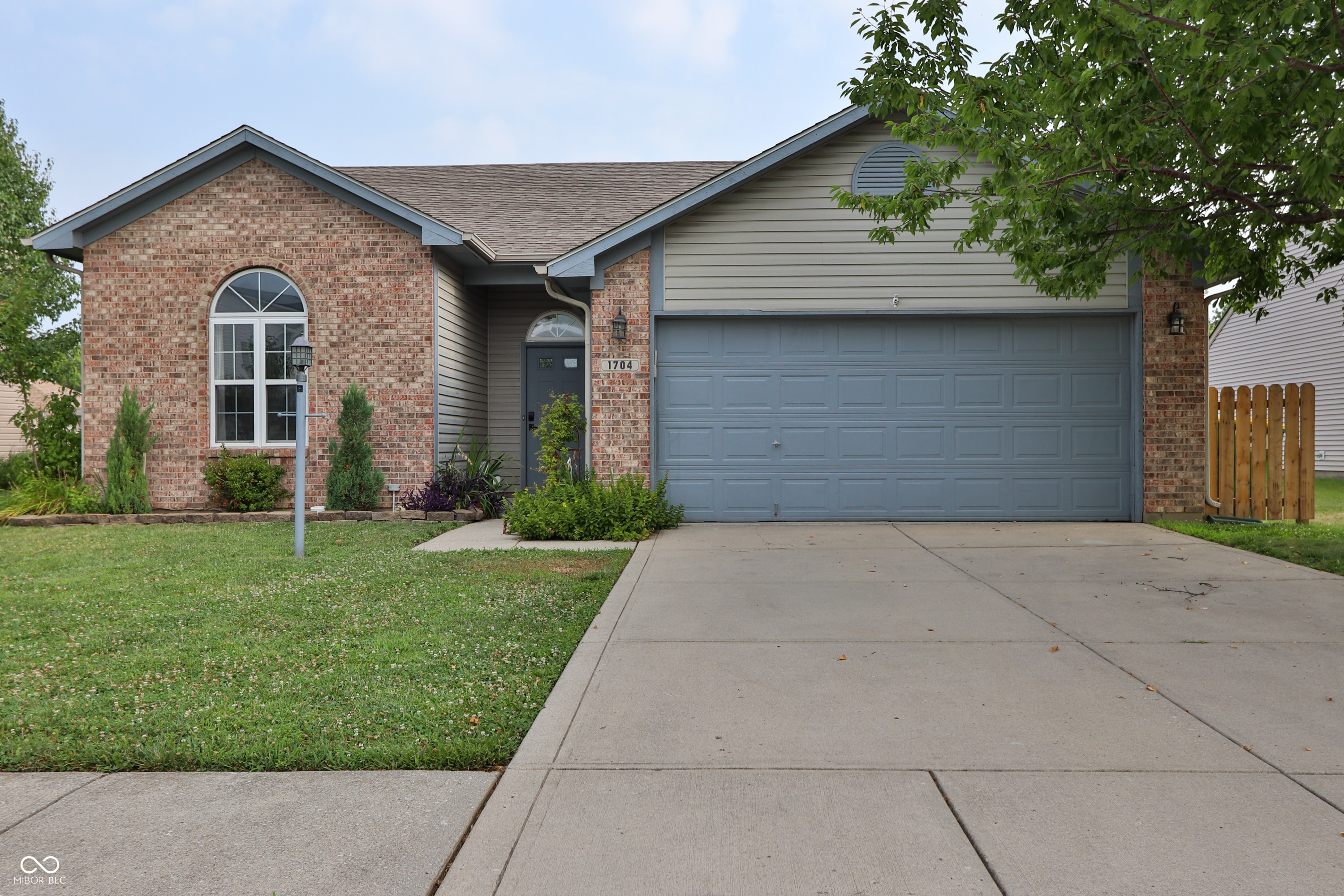 1704 Creekside Drive Property Photo 1