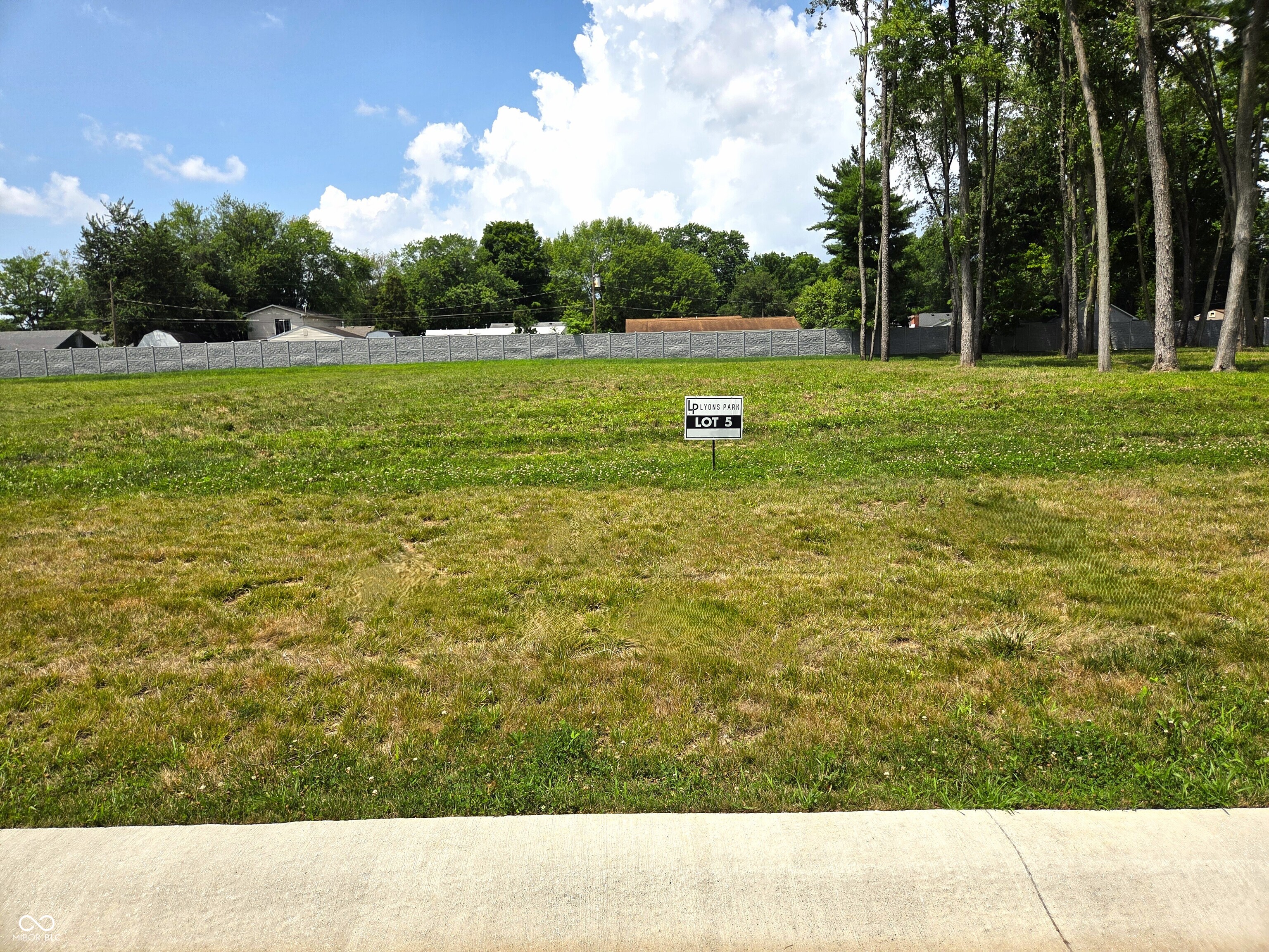 910 J Mccool Way Property Photo 1