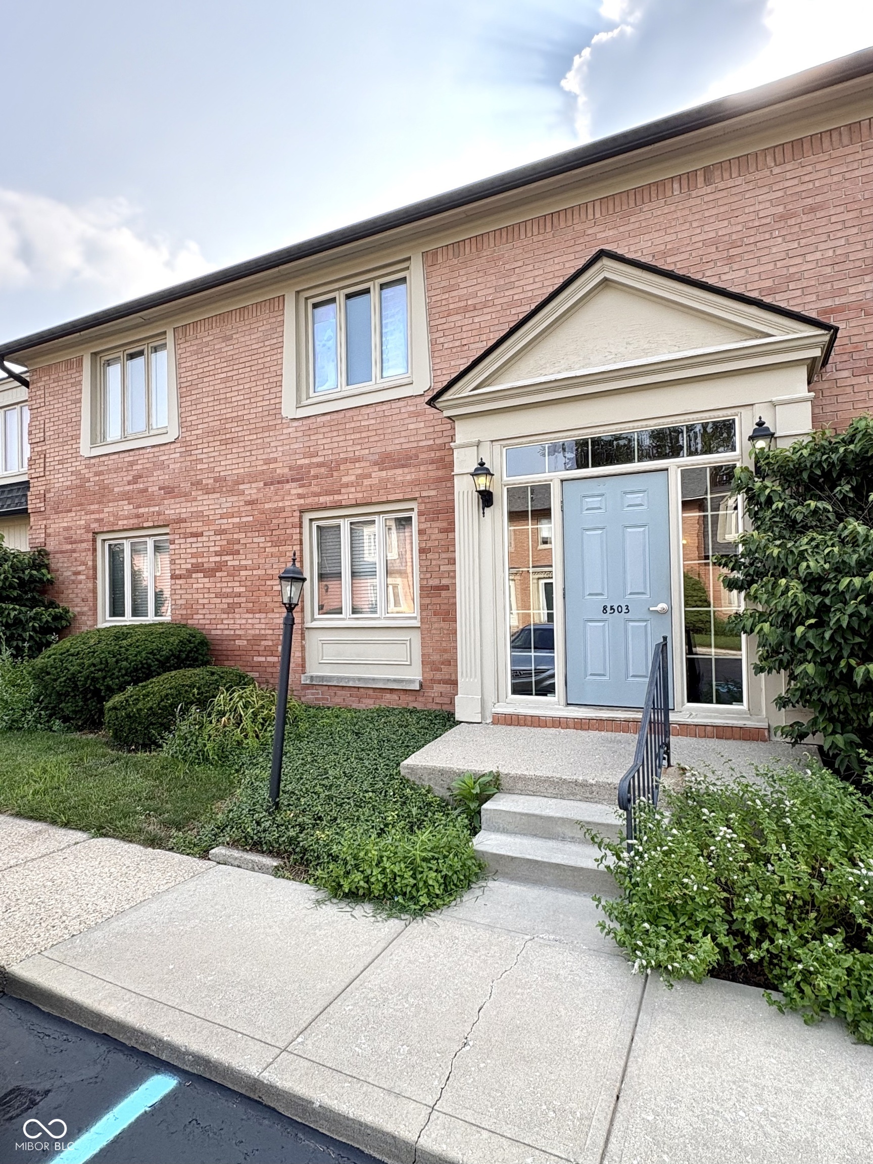 8503 Canterbury D Property Photo 1