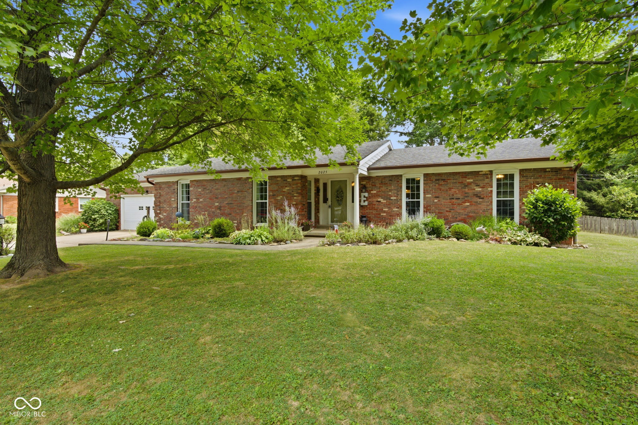 2025 Fairway Drive Property Photo 1