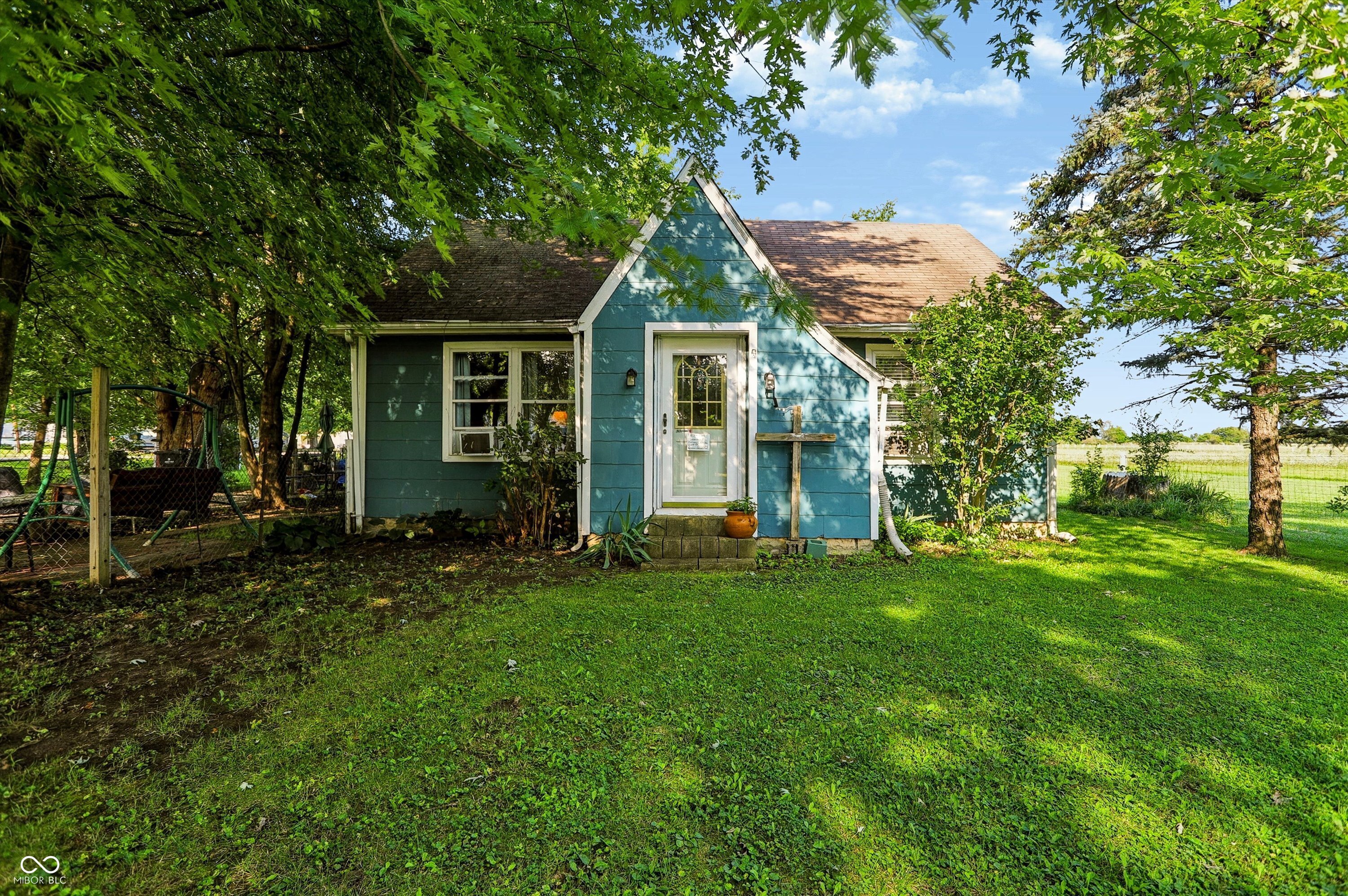 7604 N 1200 Property Photo 1