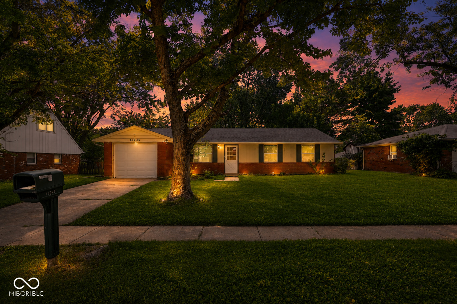 10245 Chris Drive Property Photo 1