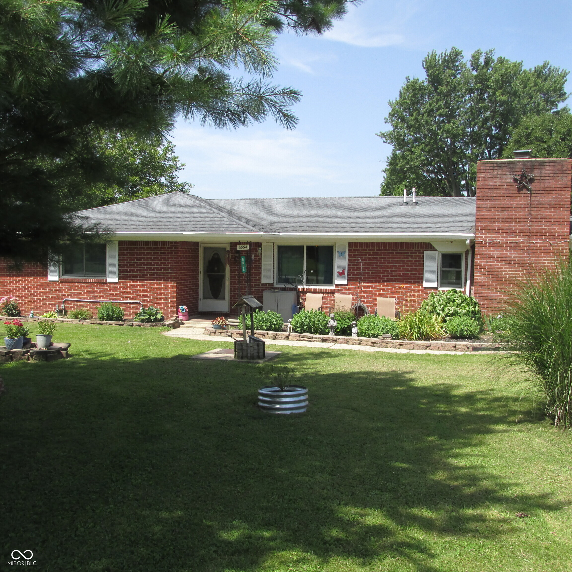 6554 N Forrest Street Property Photo 1