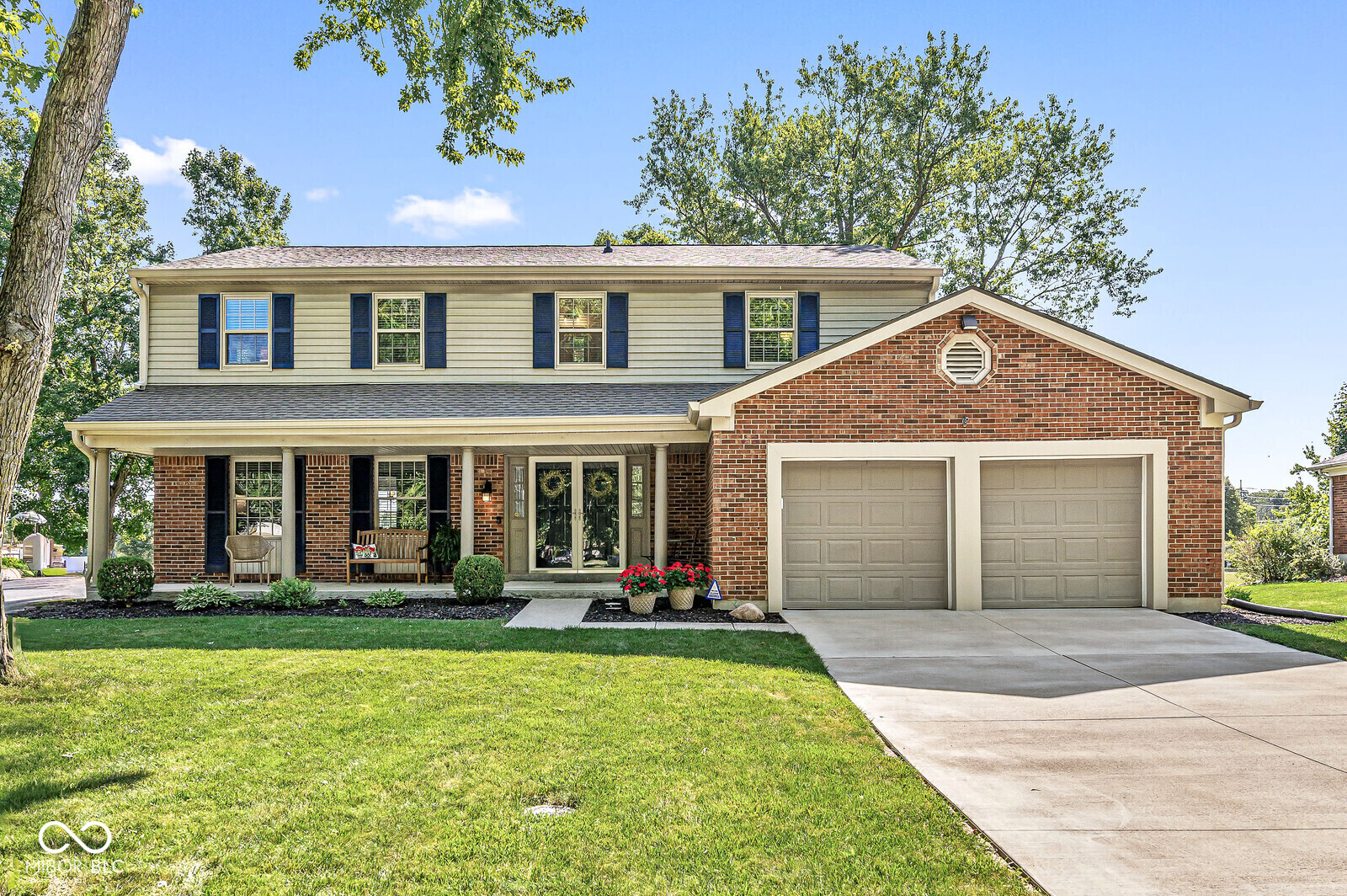 8223 Picadilly Lane Property Photo 1