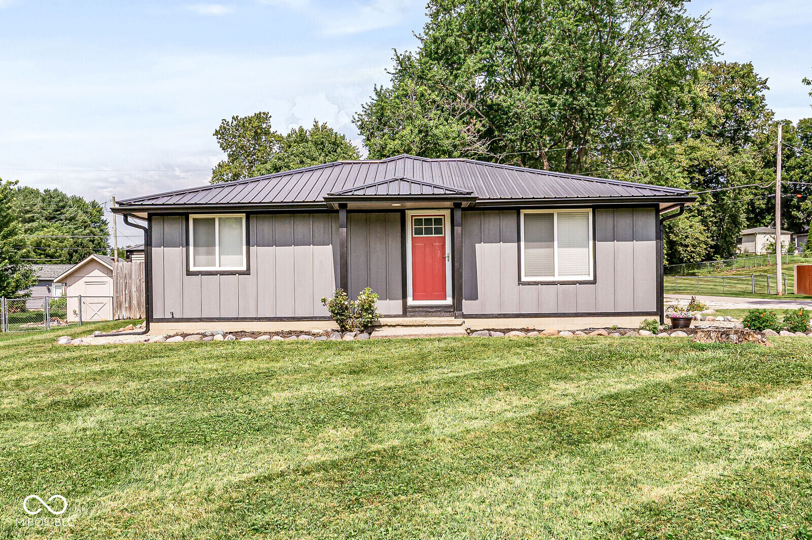 28 S Sugar Creek Drive Property Photo 1