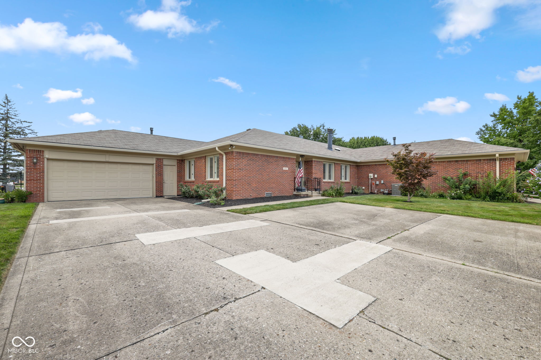 8616 Cricket Tree Lane