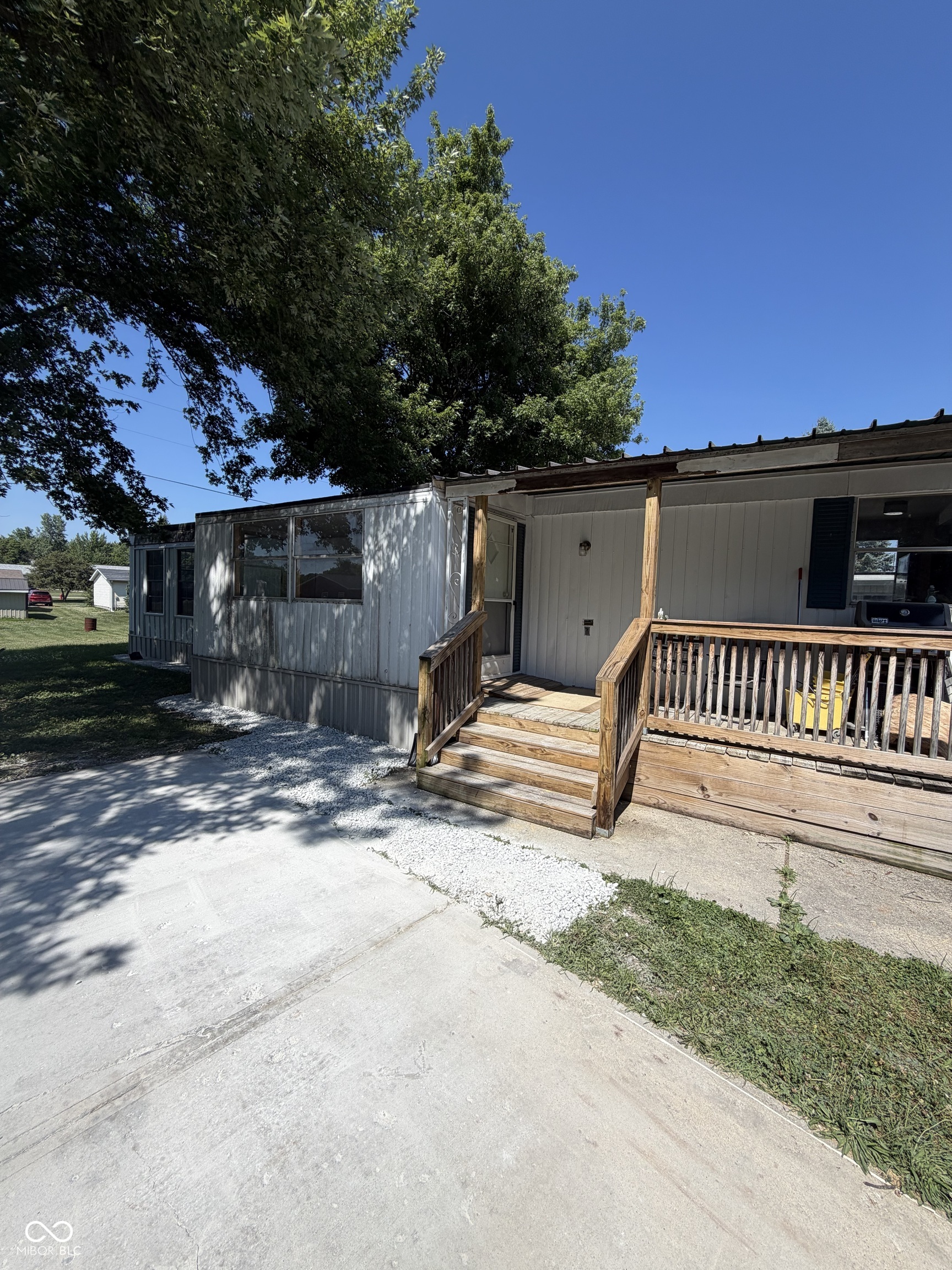 3216 N Memorial Drive Property Photo 1
