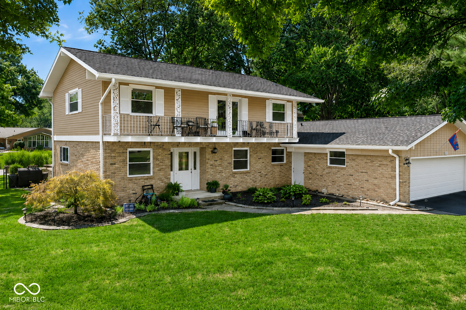 8852 Ridge Hill Drive Property Photo 1