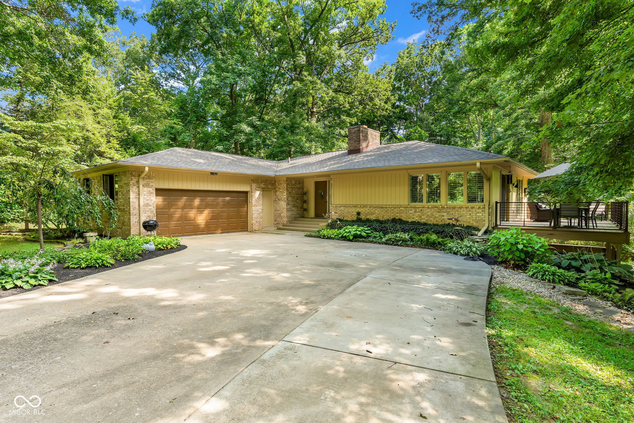 698 N Forest Road