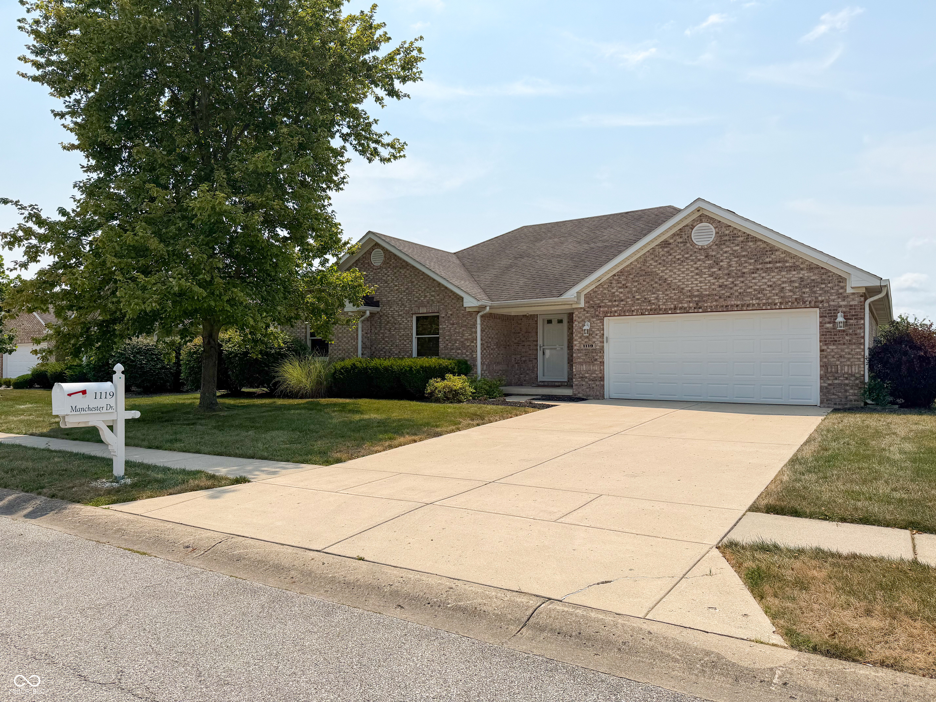 1119 Manchester Drive Property Photo 1