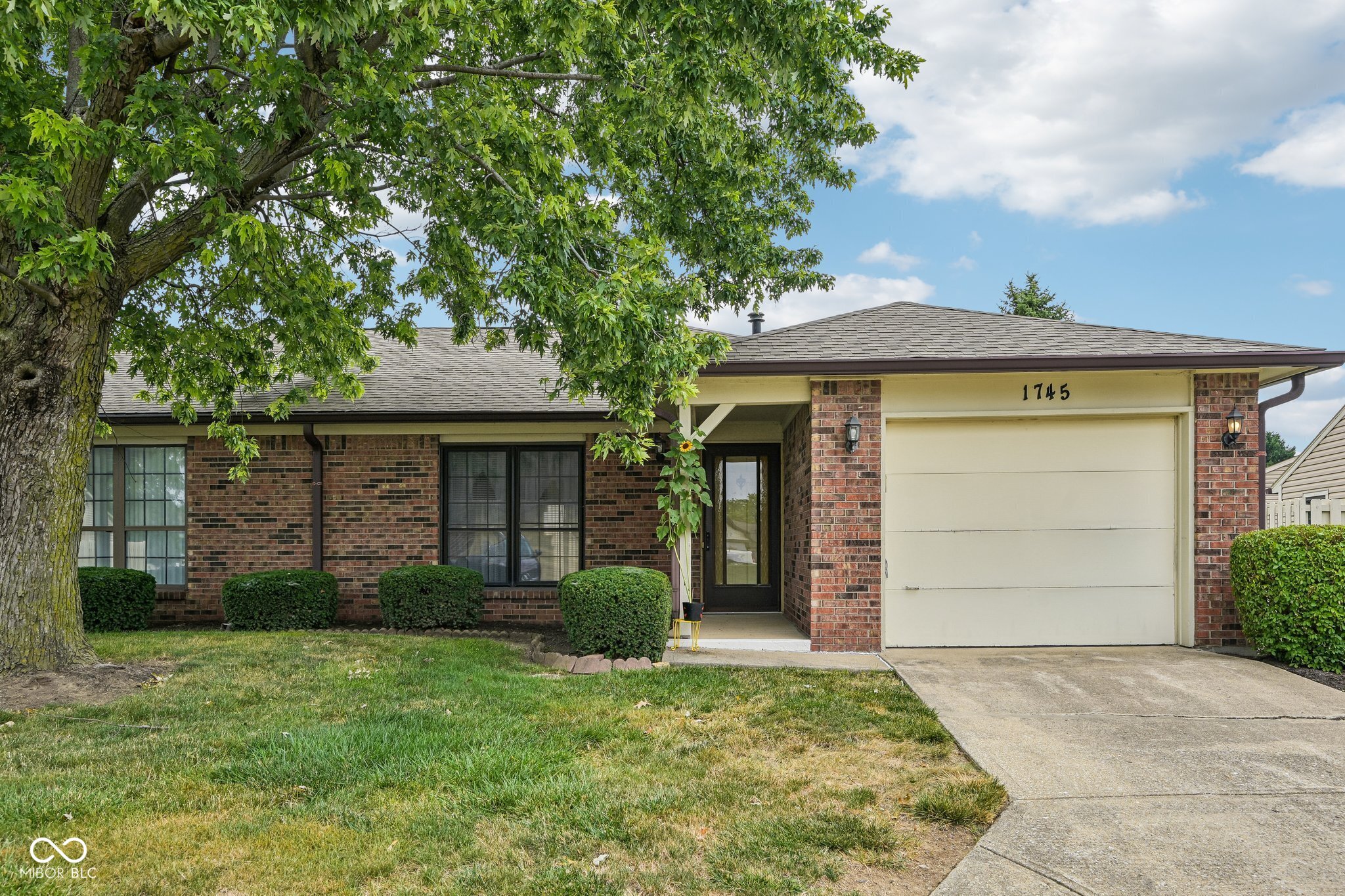 1745 N Wellesley Commons