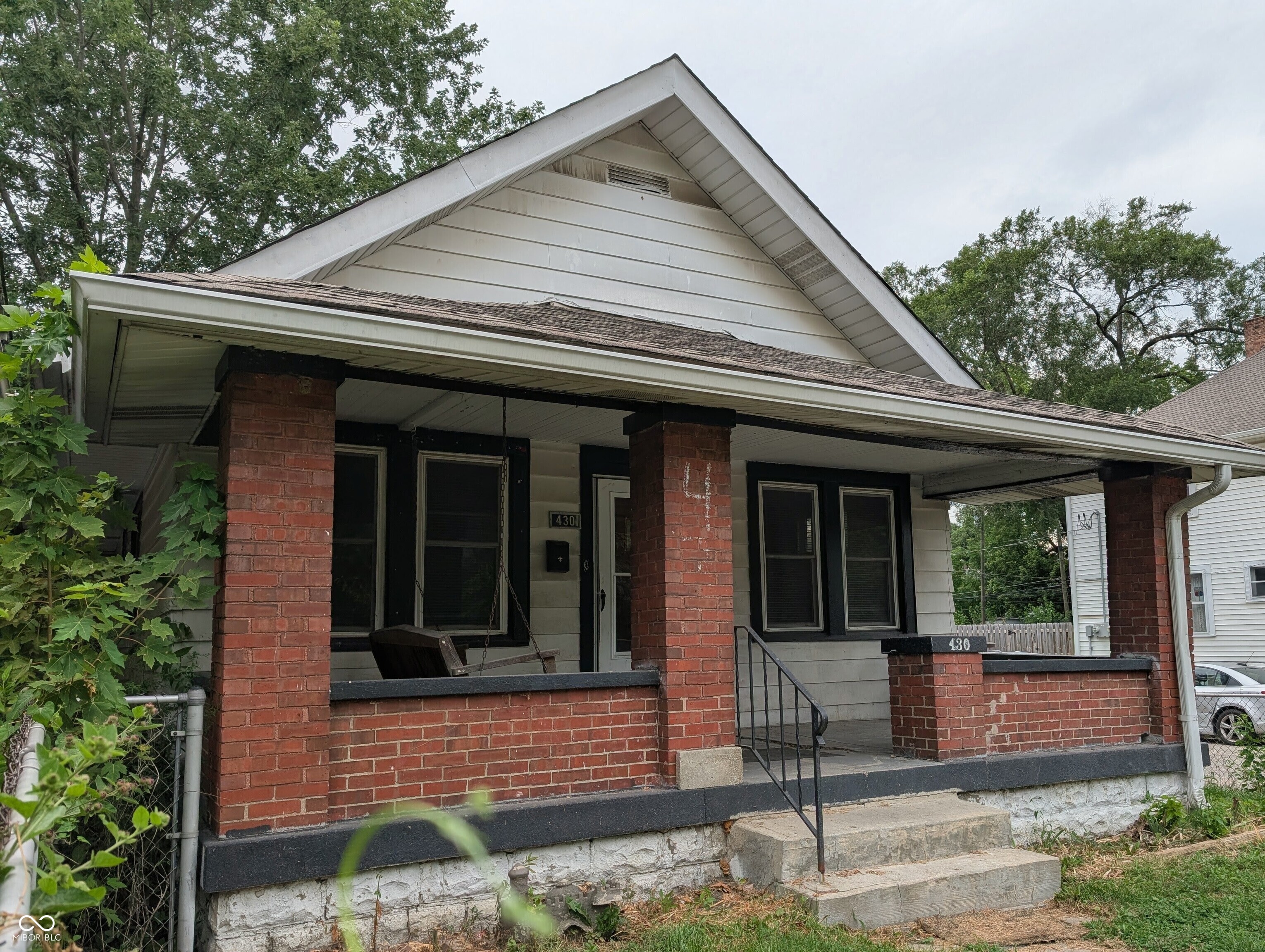 430 N Oxford