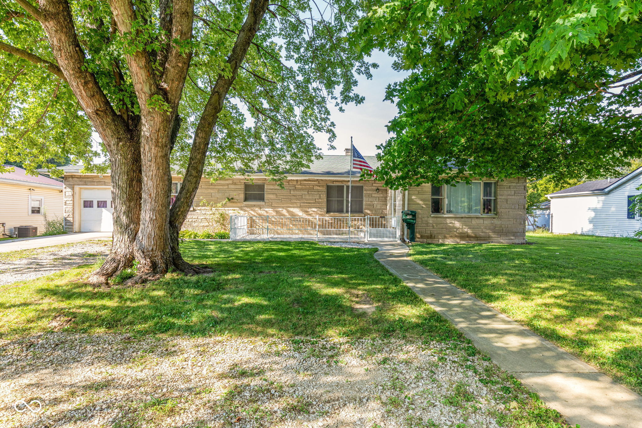626 W Main Property Photo 1