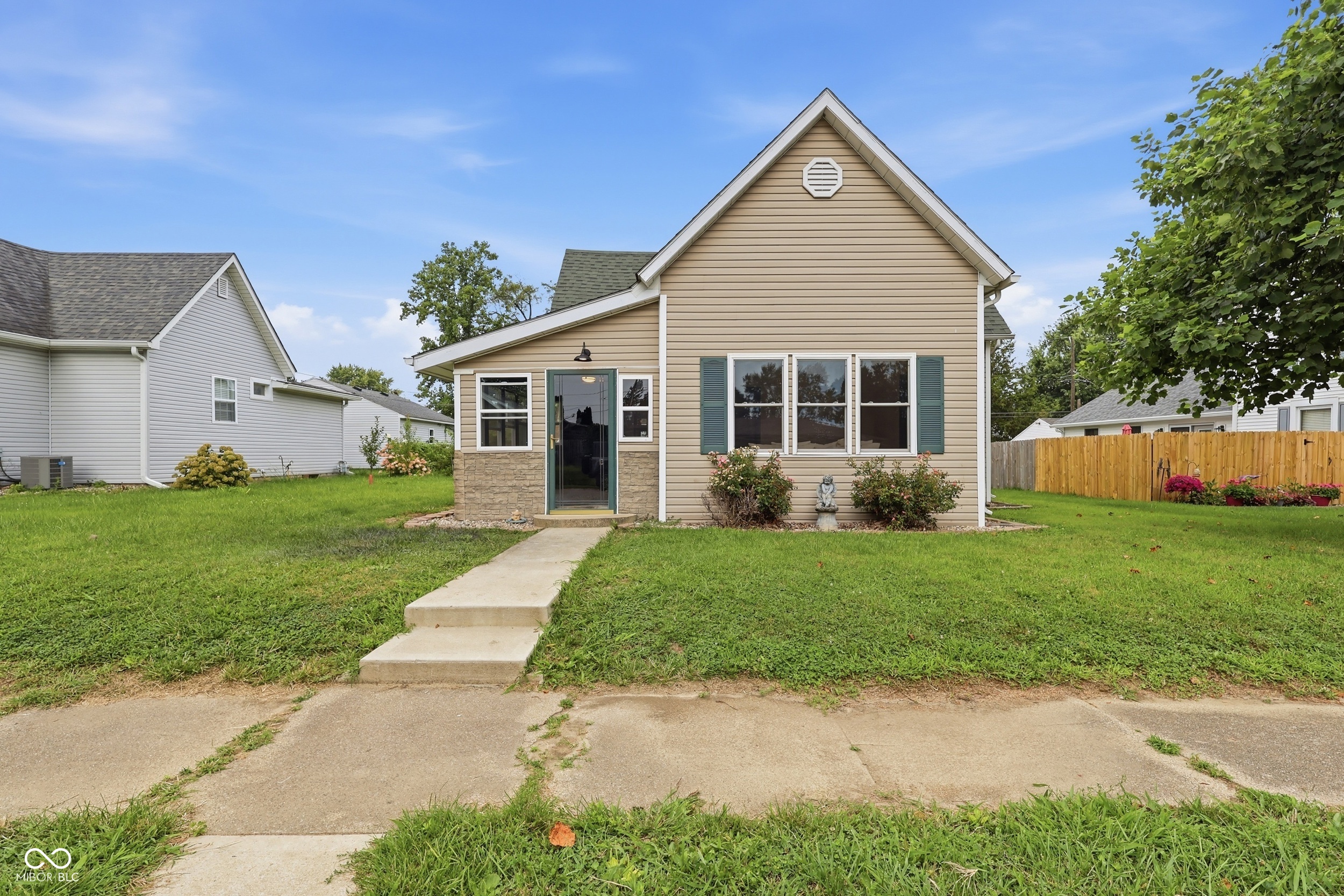 1019 N John Street Property Photo 1