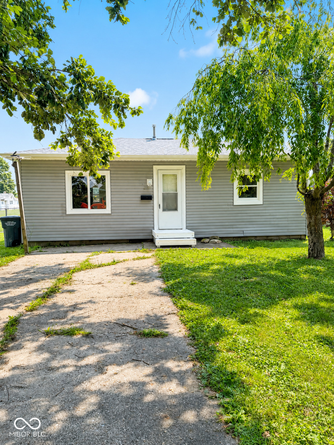 825 Oak Street Property Photo 1