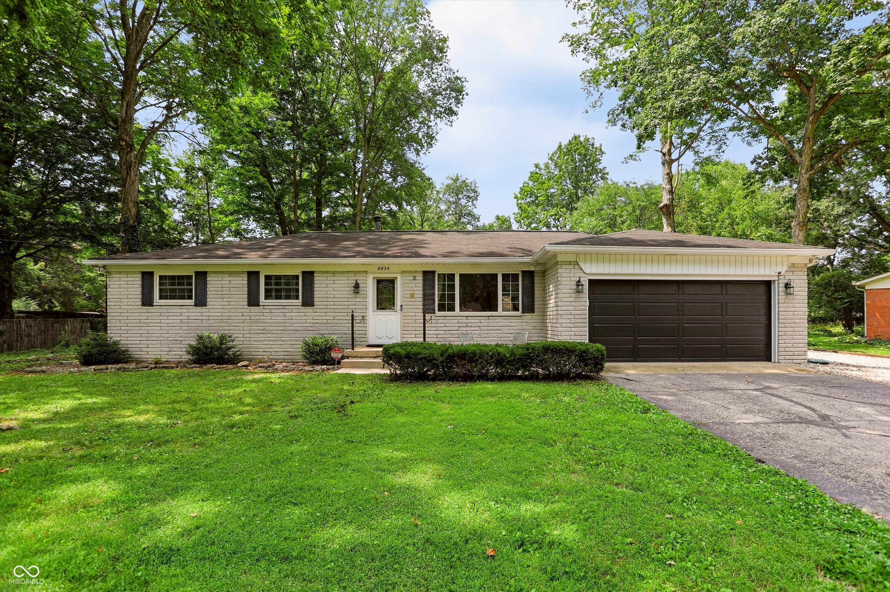 8835 Ash Road Property Photo 1
