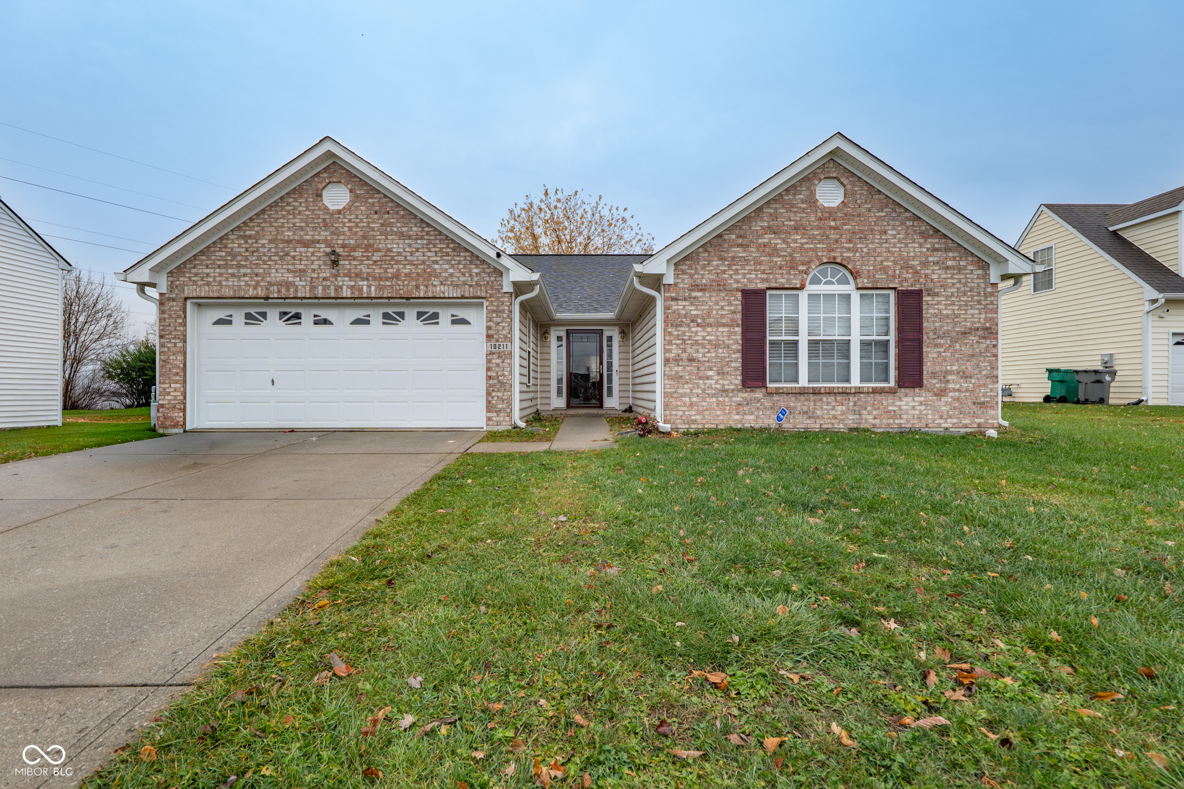 10211 Gate Drive Property Photo 1