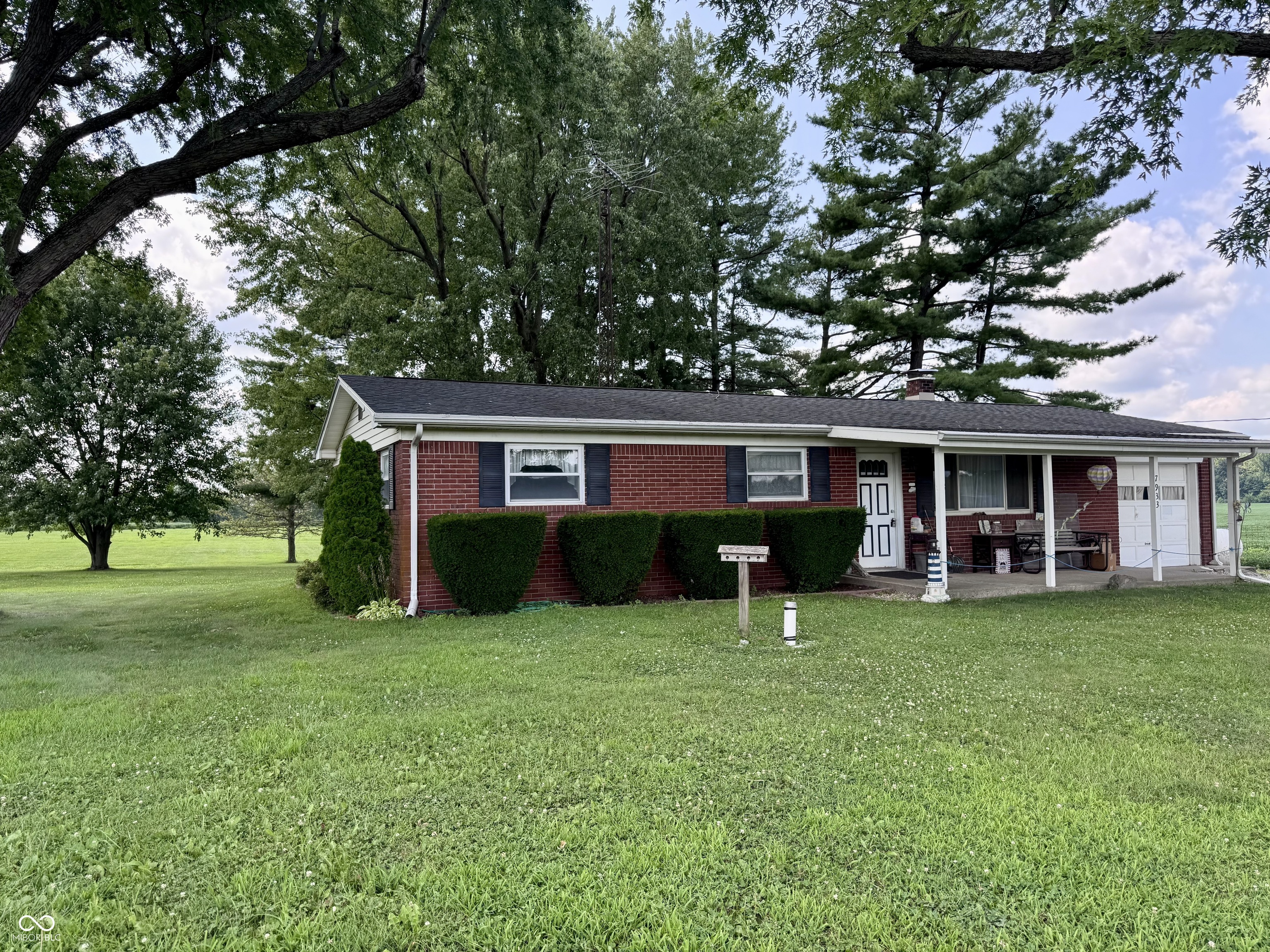 7933 S 650 Property Photo 1