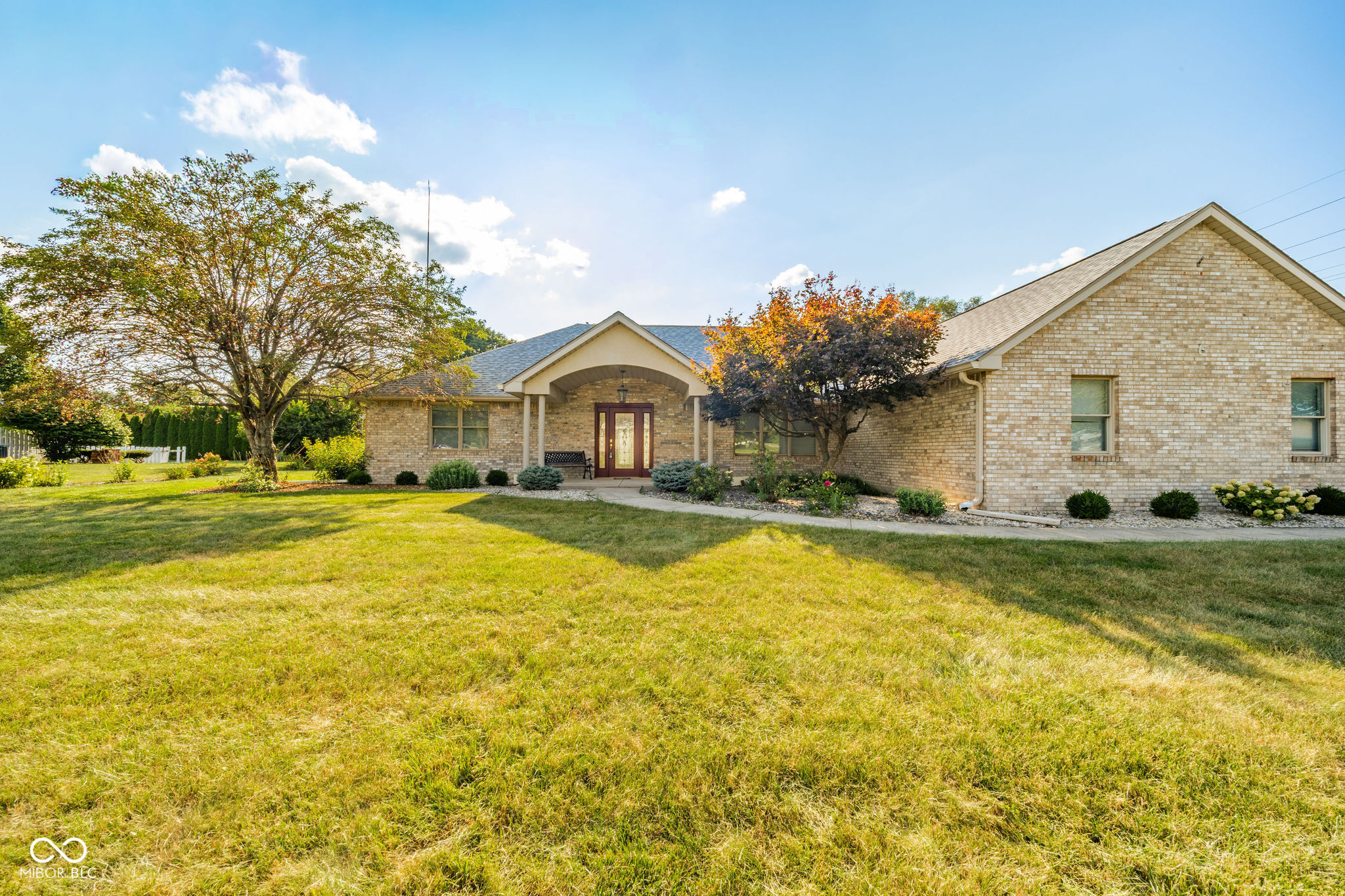807 Spring Valley Drive Property Photo 1