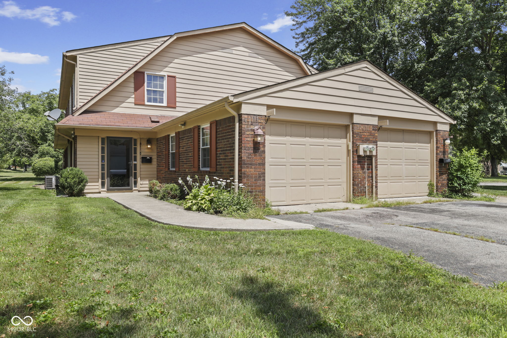 4632 London Drive Property Photo 1