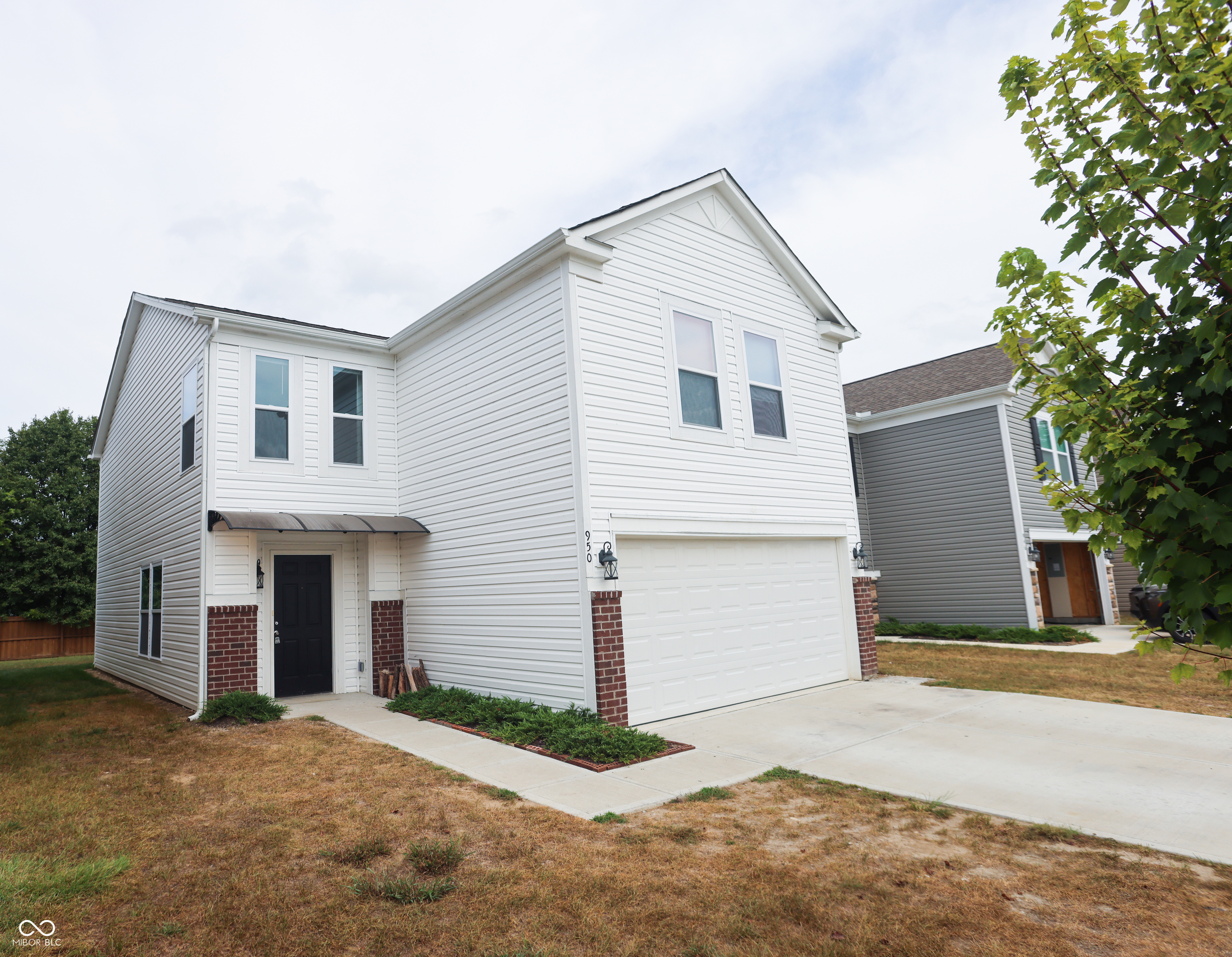 950 Amesbury Court Property Photo 1