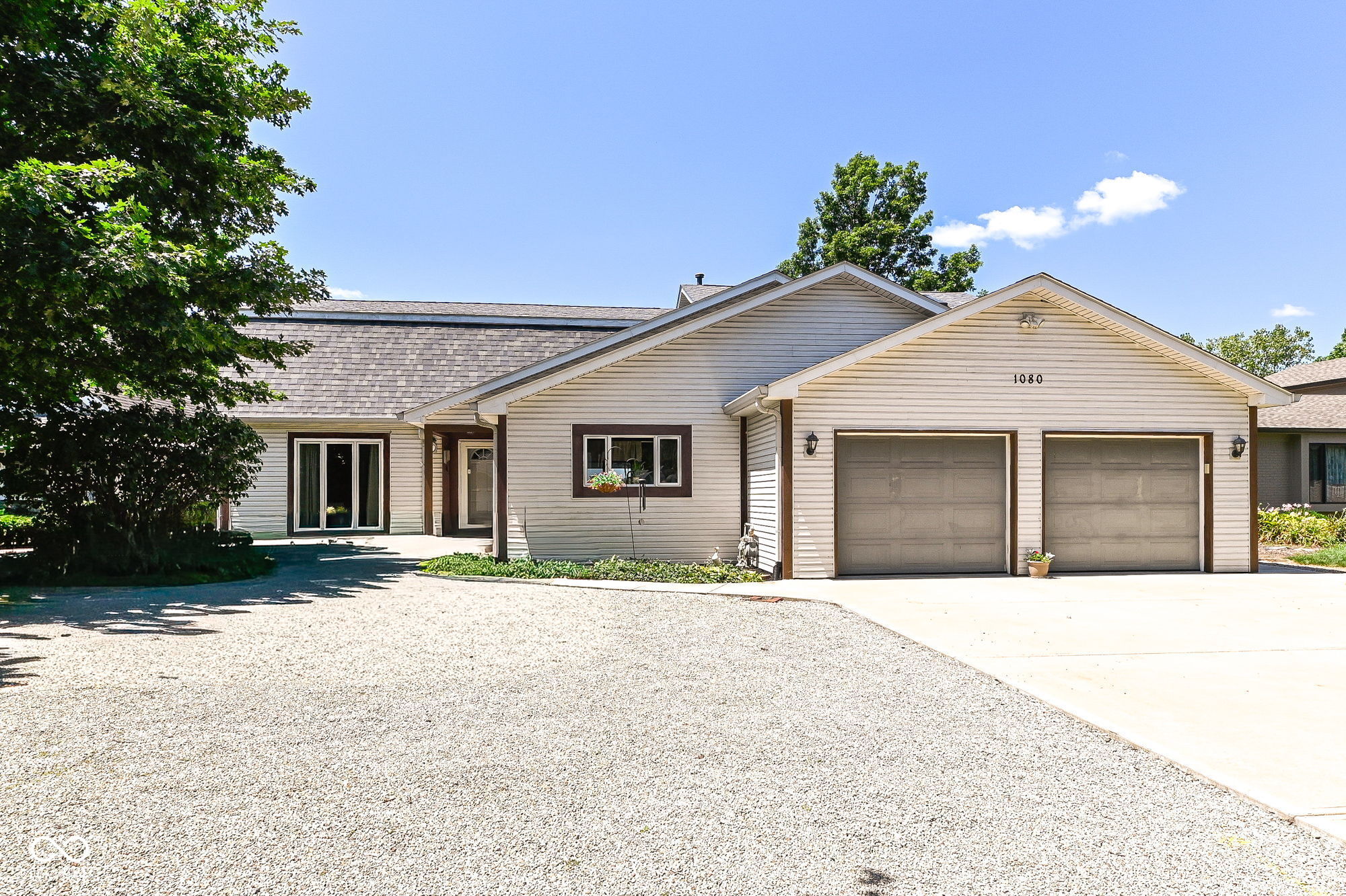 1080 Shoreline Drive Property Photo 1