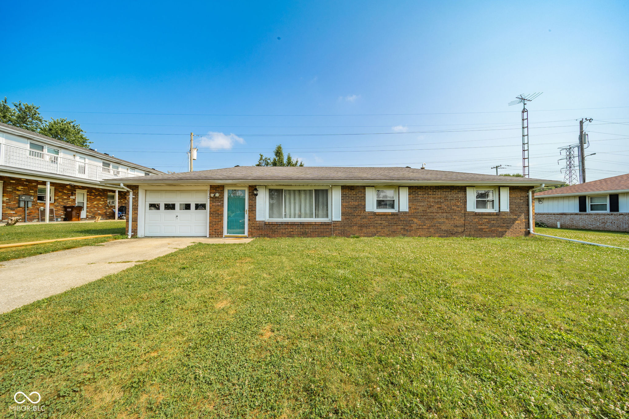 512 E County Road 300 Property Photo 1