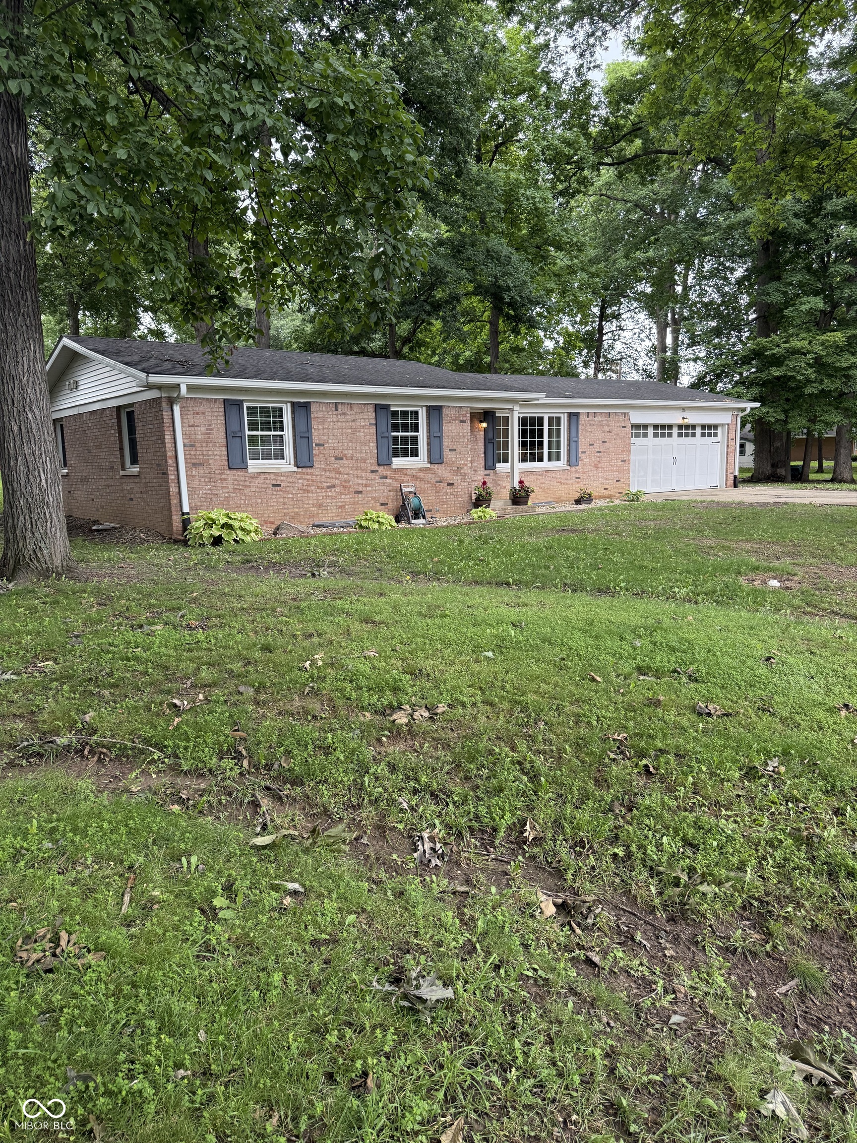 216 Oakwood Property Photo 1