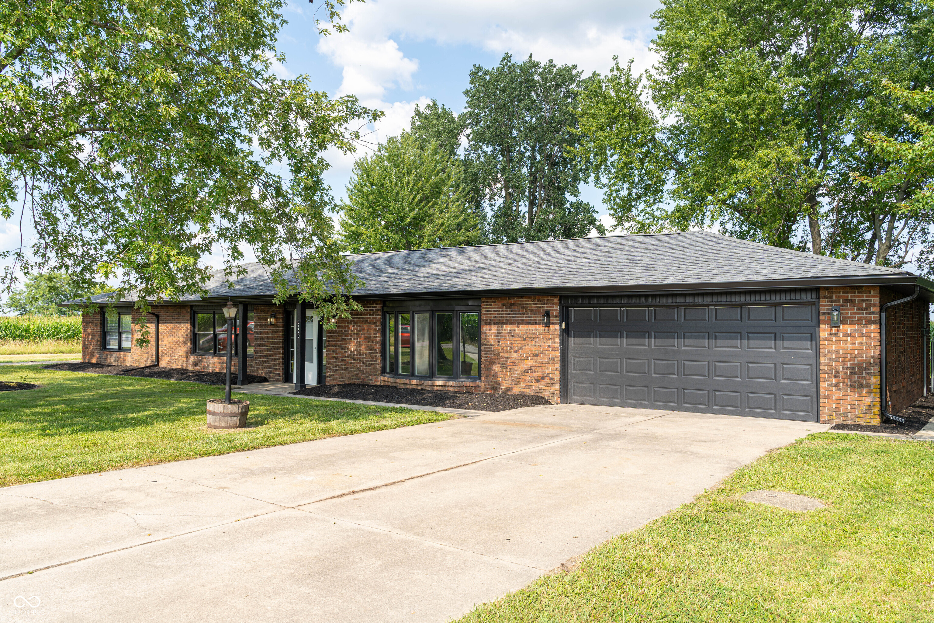 9290 S County Road 200 Property Photo 1