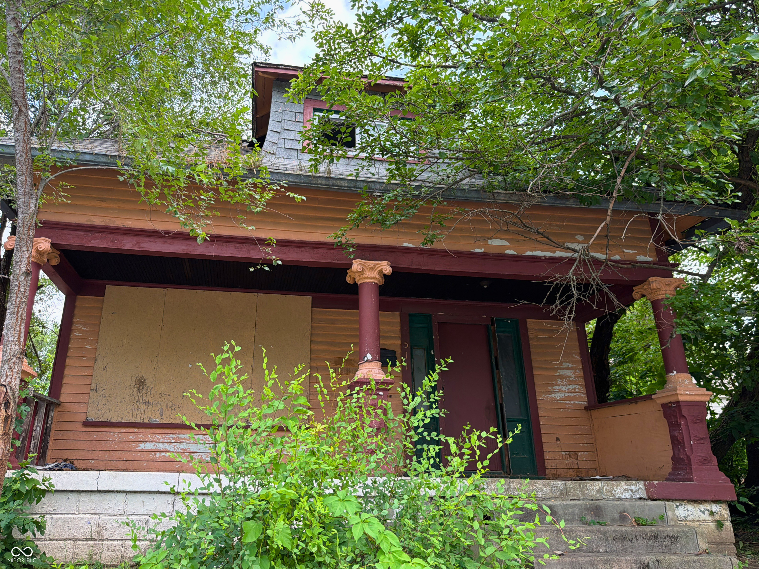 511 N Gray Street Property Photo 1