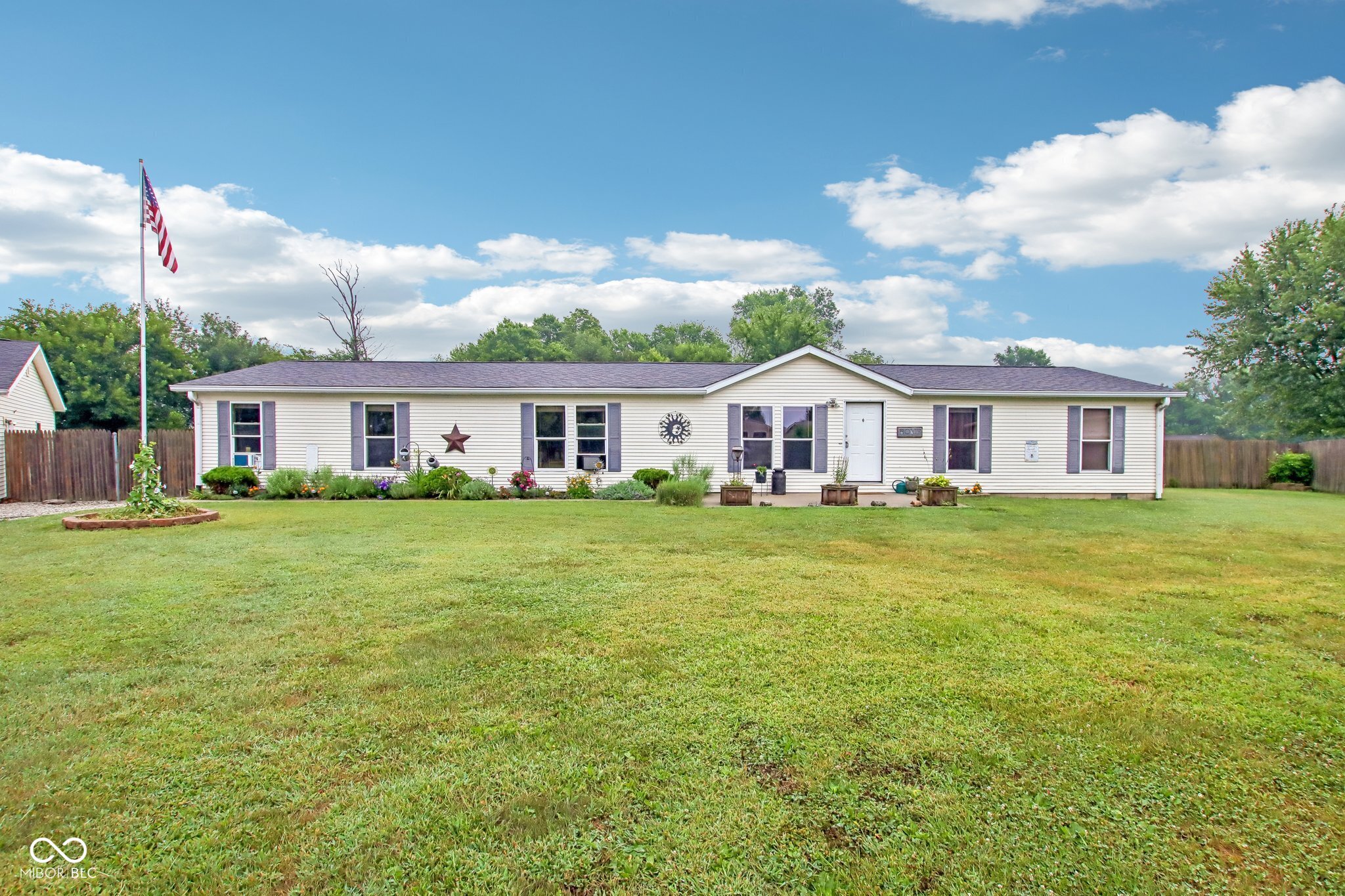 7635 Meadowview Lane Property Photo 1