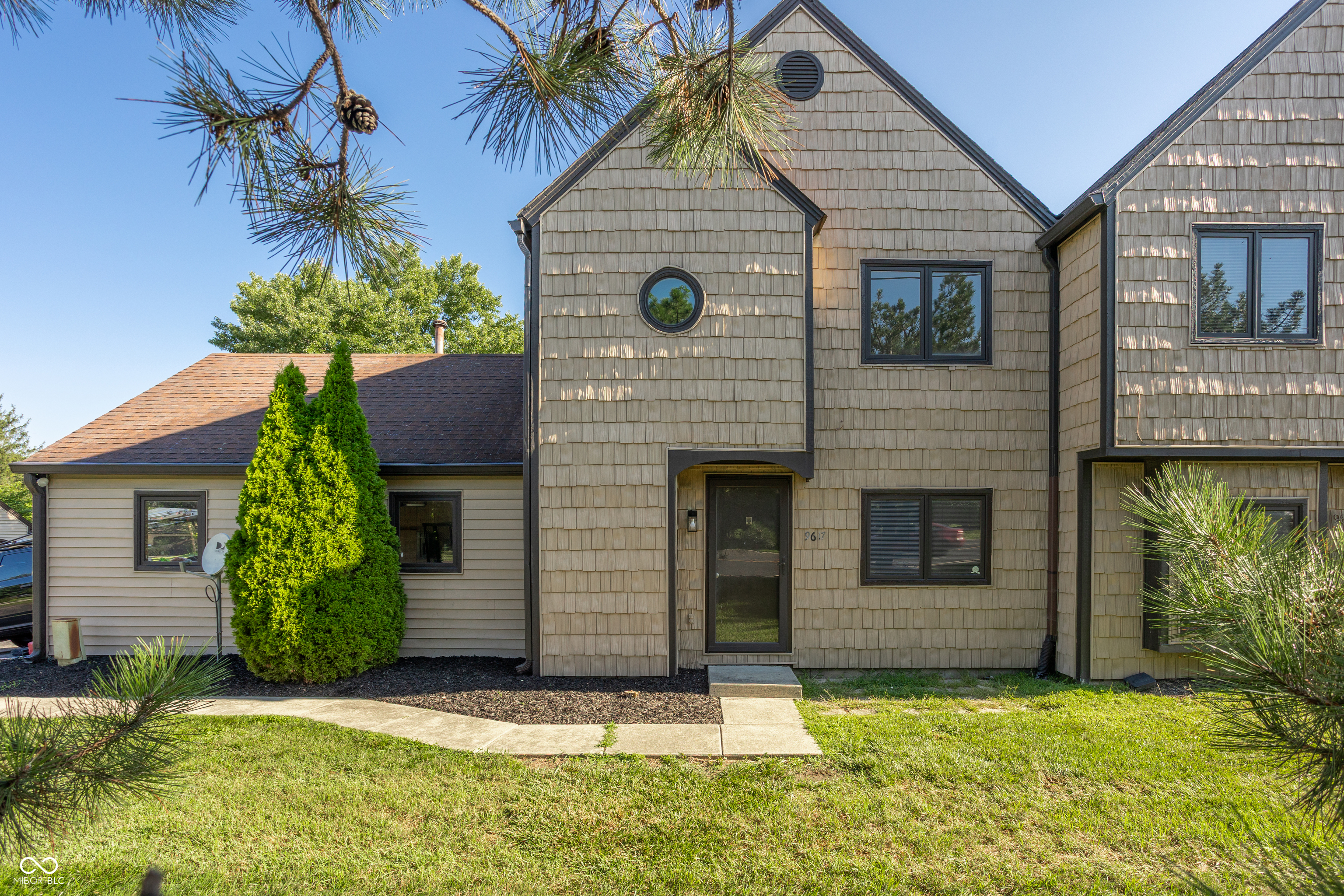 9617 Highgate Circle Property Photo 1