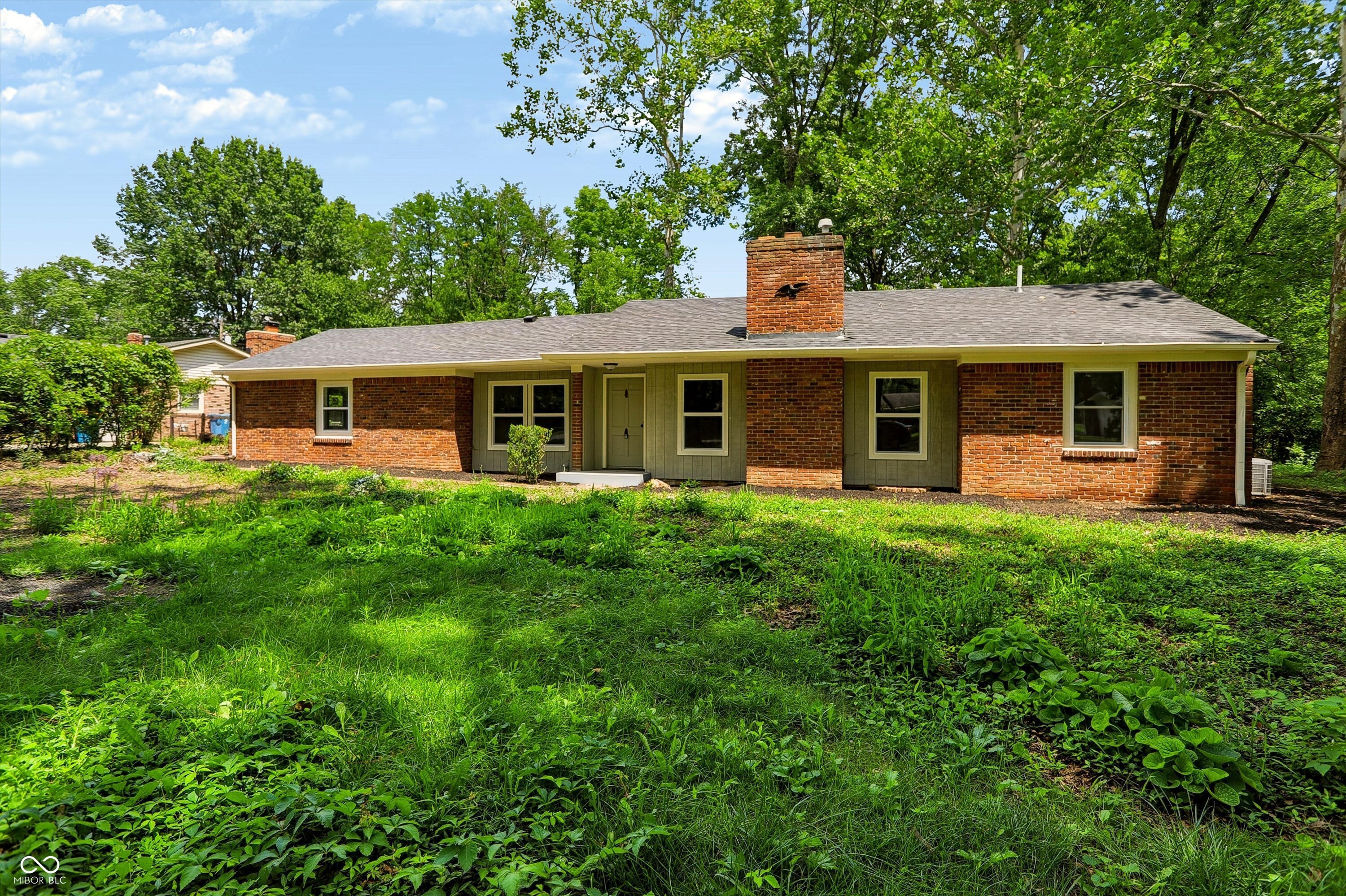 10465 Woodlawn Drive Property Photo 1